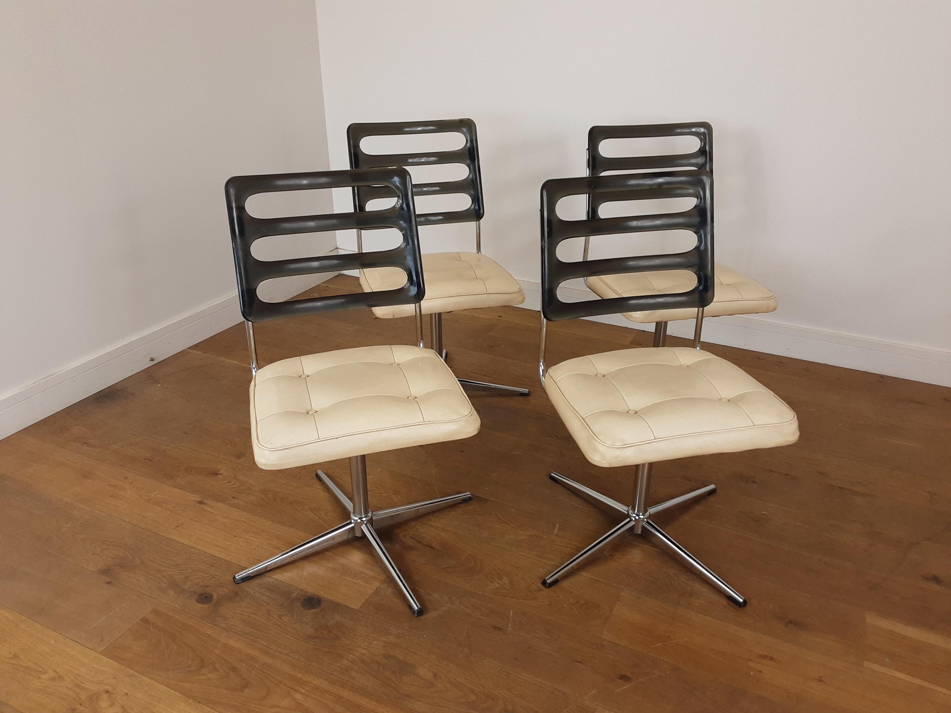 20th Century Arkana Tulip Table by Maurice Burke with 4 Chairs For Sale