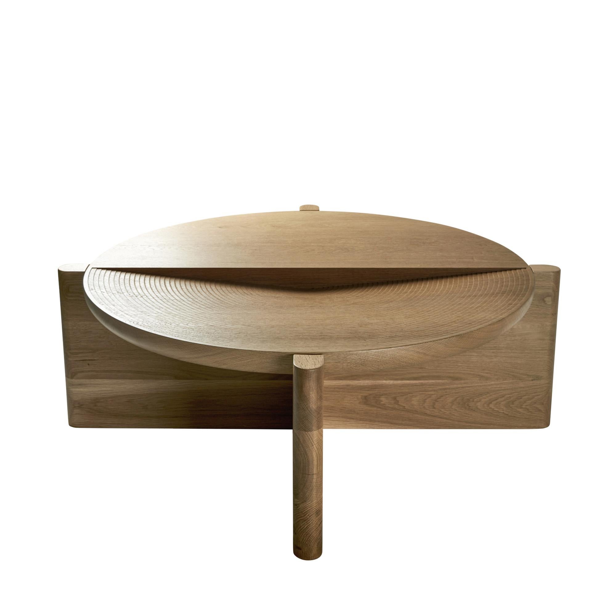 Arkhe No 1 Coffee Table in Solid Oak Modern Sculptural Round by Fulden Topaloglu In New Condition For Sale In Istanbul, TR