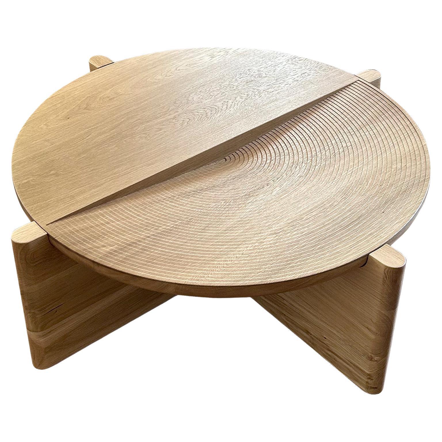 Table basse Arkhe ronde sculpturale moderne par Fulden Topaloglu
