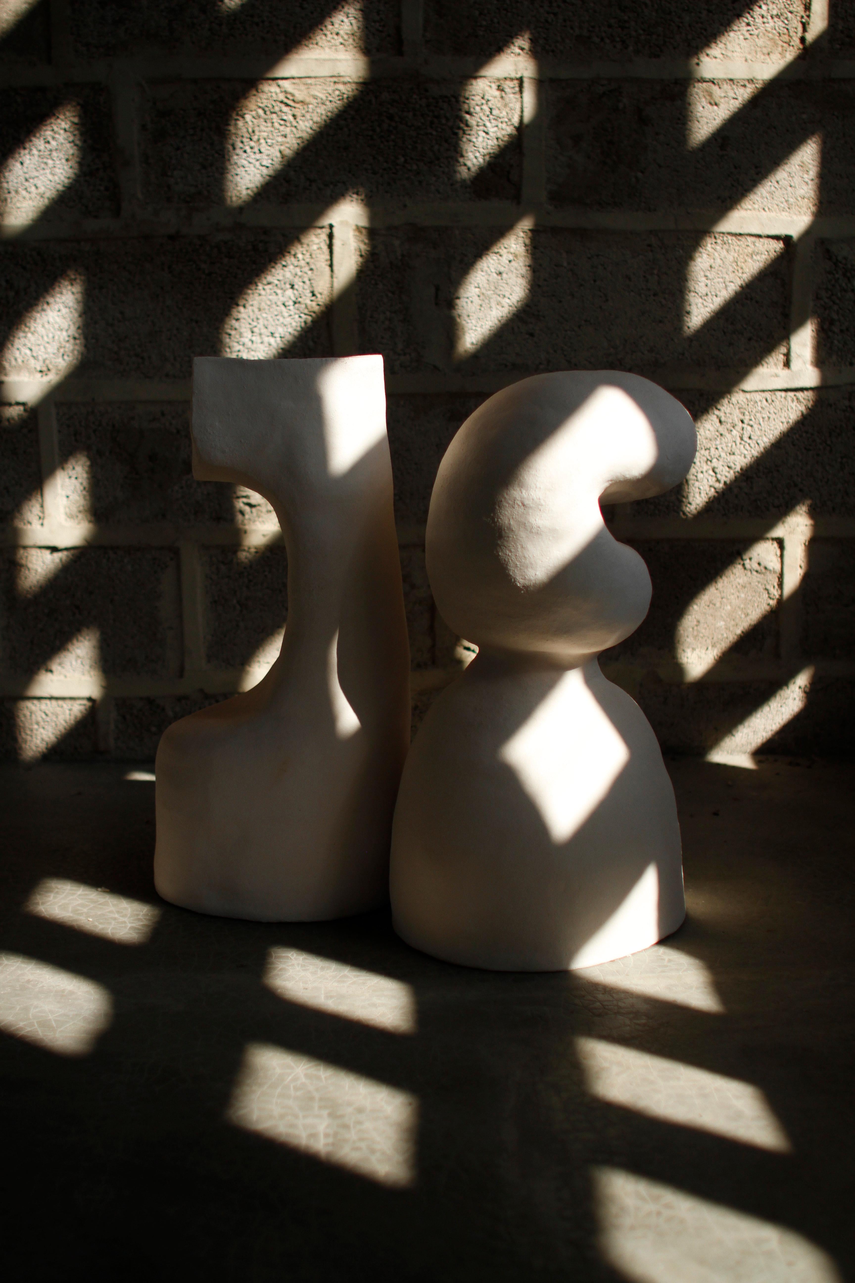 Stoneware Arkhè III Sculpture by Lea Munsch For Sale