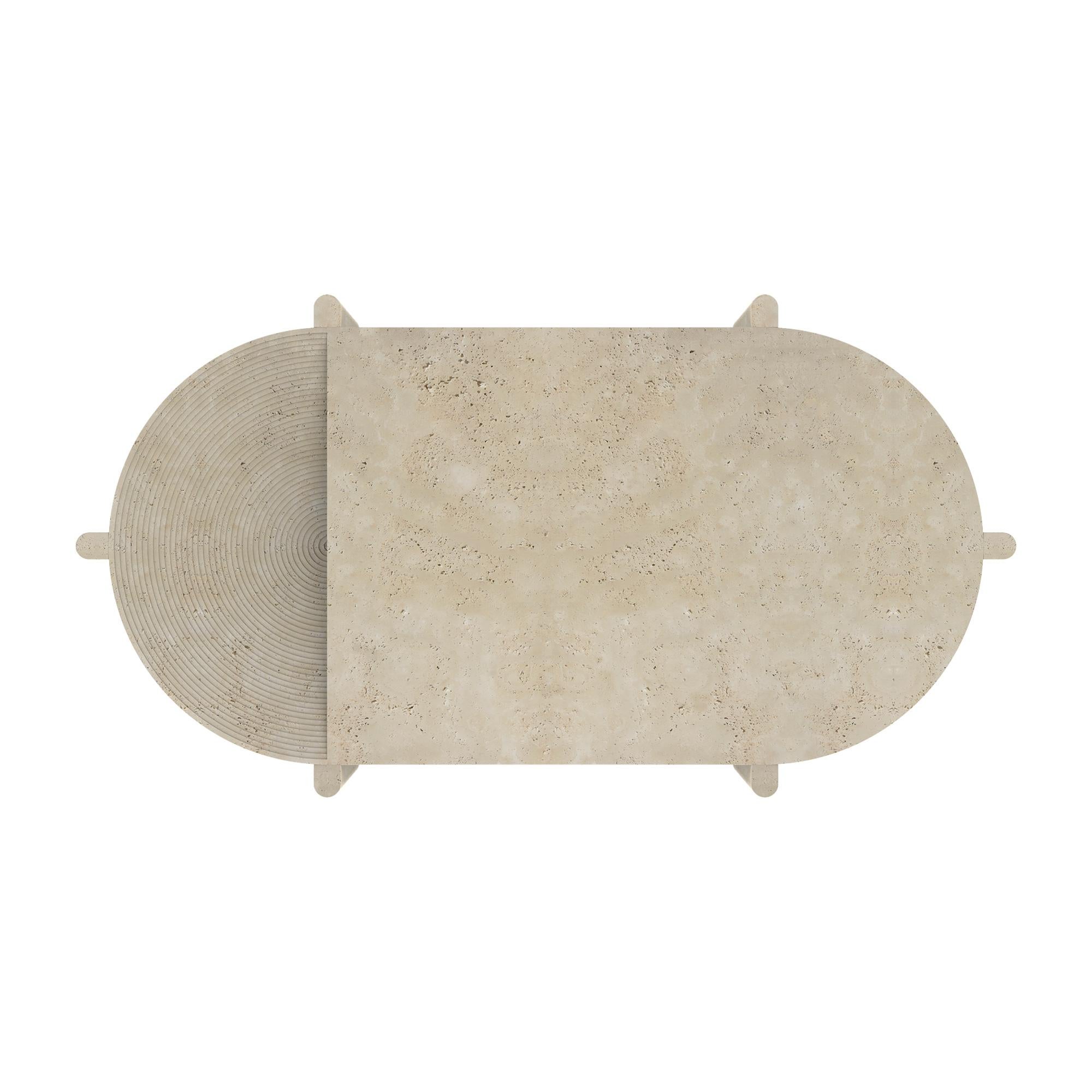 Sculpté Table basse Arkhe No 1 en travertin ovale, sculpturale moderne de Fulden Topaloglu en vente