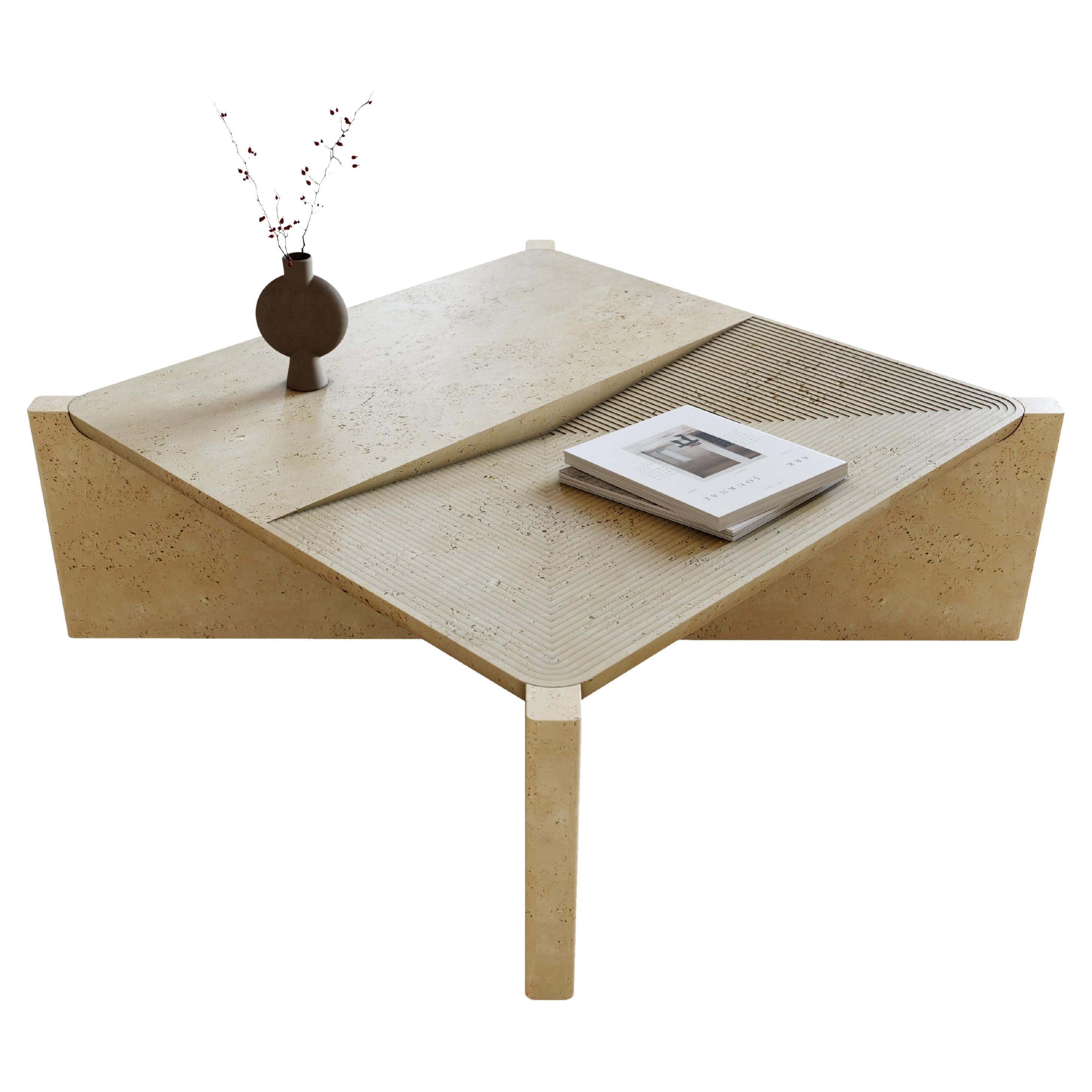 Table basse carrée en travertin Arkhe No 1, sculpturale moderne de Fulden Topaloglu