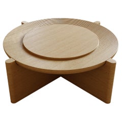 Table basse ronde sculpturale Arkhe No 2 en chêne massif de Fulden Topaloglu