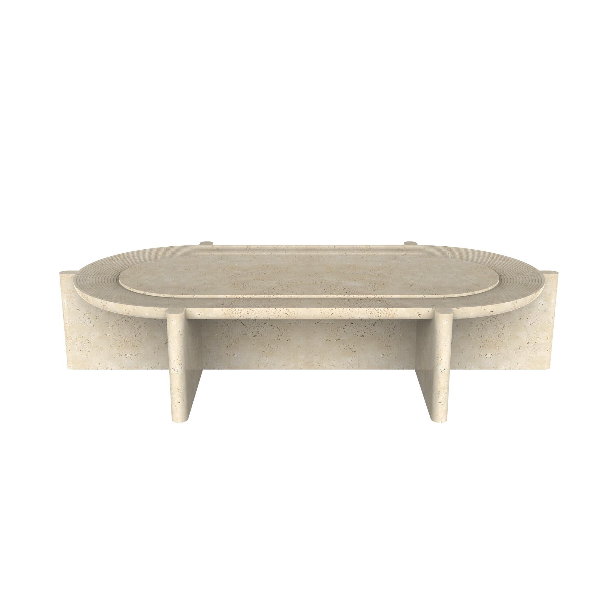 Moderne Table basse Arkhe No 2 en travertin ovale, sculpturale moderne de Fulden Topaloglu en vente