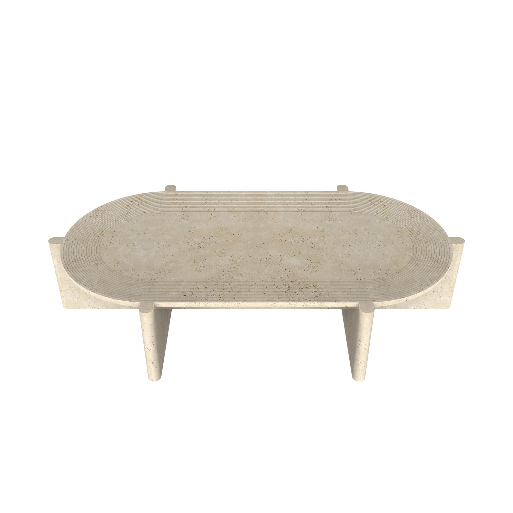 Turc Table basse Arkhe No 4 en travertin ovale, sculpturale moderne de Fulden Topaloglu en vente