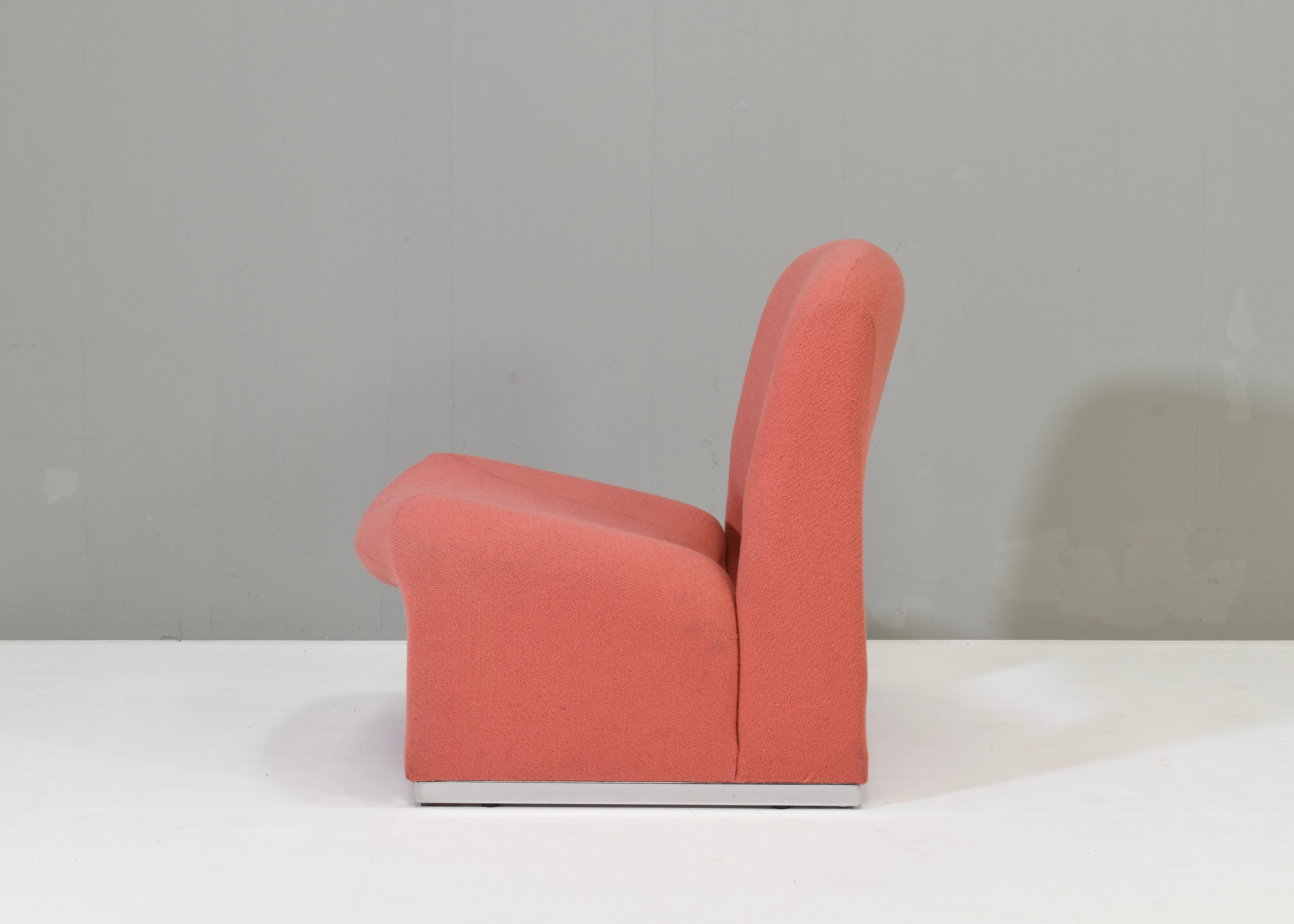 ‘Arki’ Lounge Chair by Giancarlo Piretti for CASTELLI, Italy – 1970 In Fair Condition For Sale In Pijnacker, Zuid-Holland