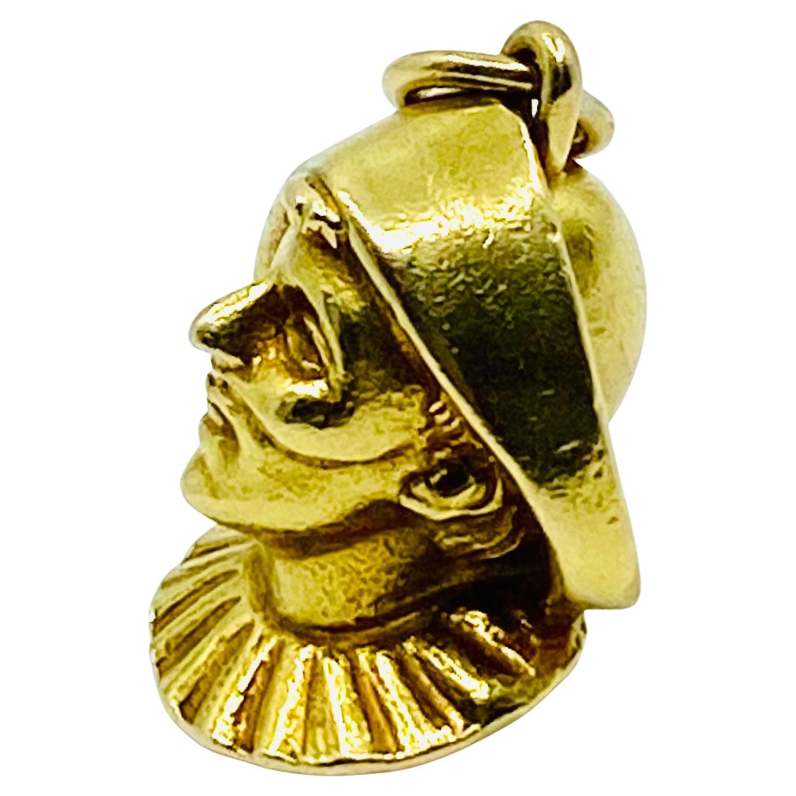Arlecchino Commedia dell'Arte Pendentif à breloques en or 18k Excellent état - En vente à Beverly Hills, CA