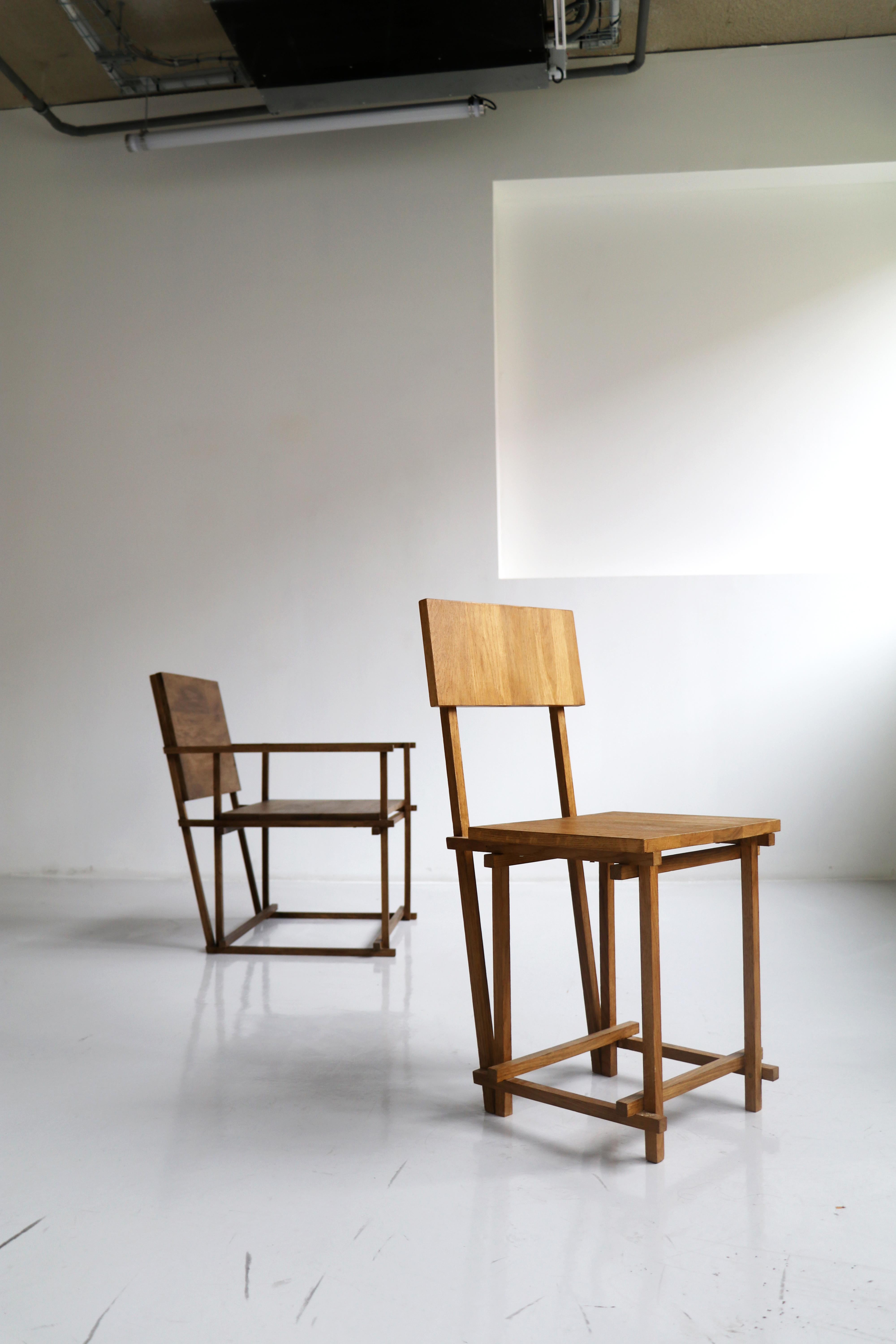 Dunkel lackierter Arles Sessel von Alice Lahana Studio (Eichenholz) im Angebot