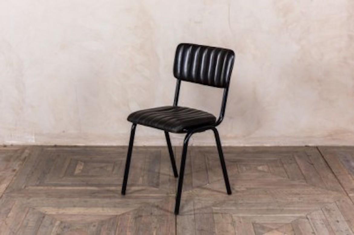 Arlington Leder-Restaurantstühle, 20. Jahrhundert im Angebot 2