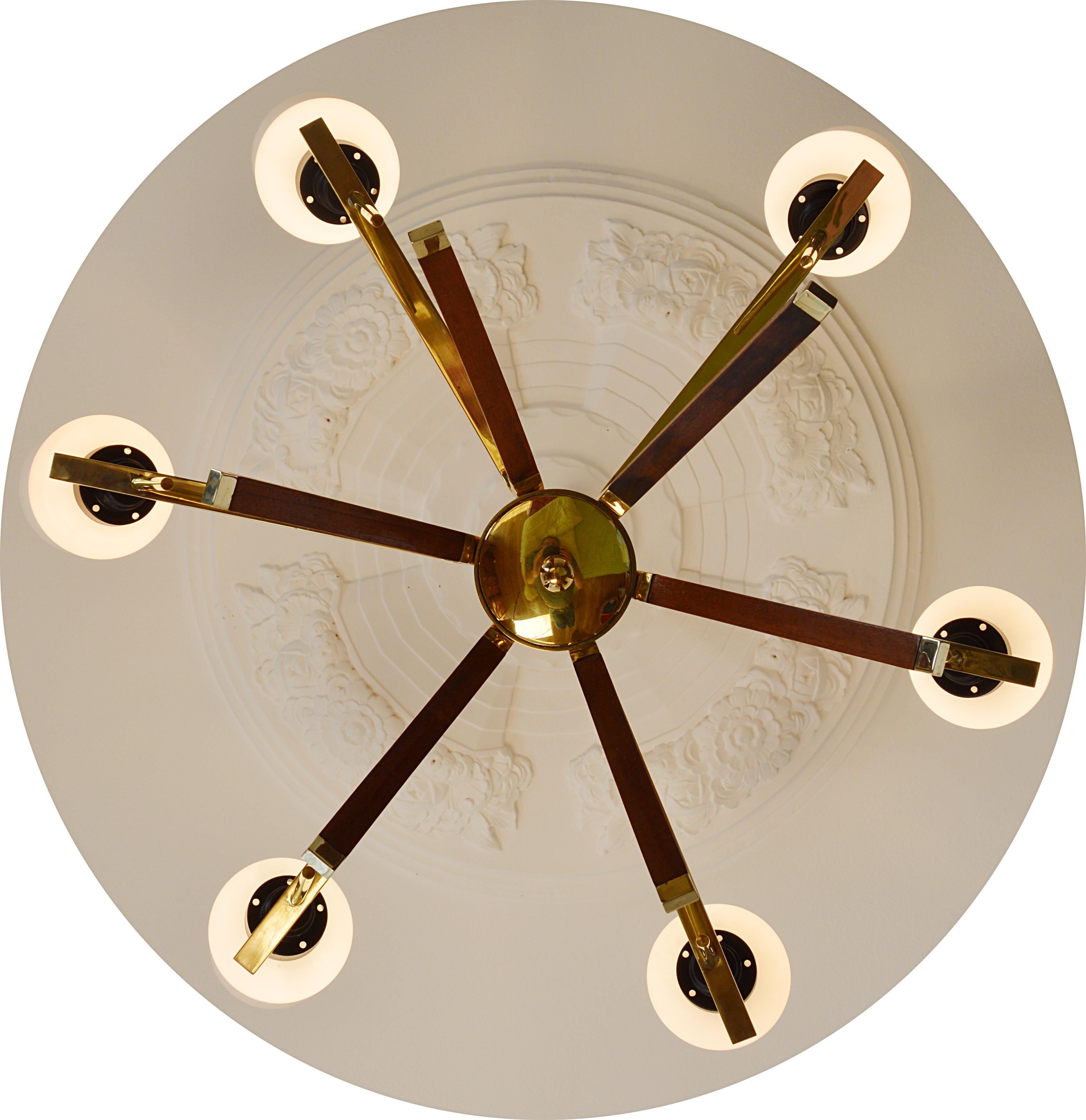 Arlus French Midcentury Chandelier, 1960s In Good Condition For Sale In Saint-Amans-des-Cots, FR