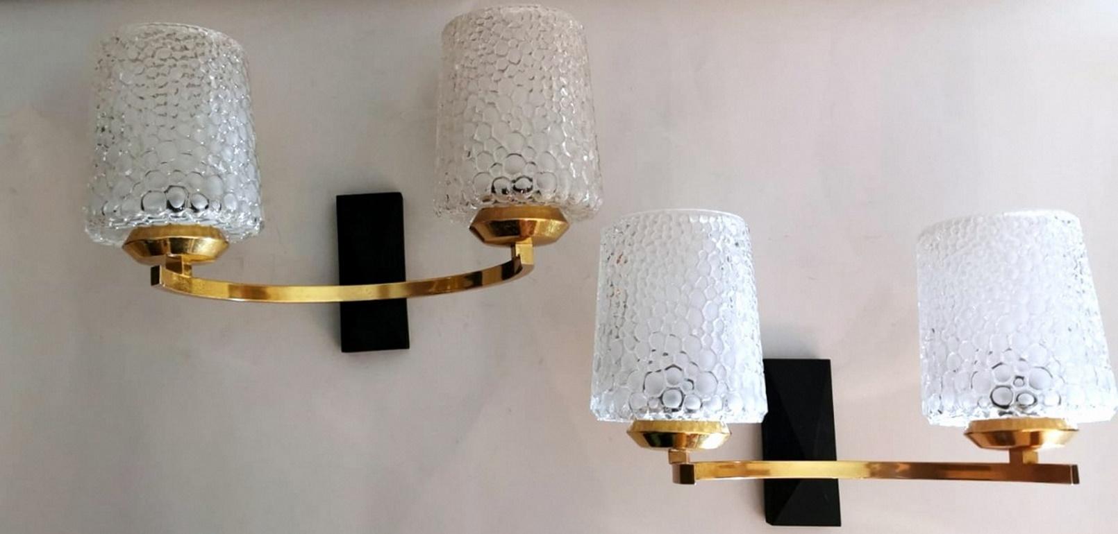 Poli Trois appliques de style Maison Arlus en laiton et demi cristal en vente