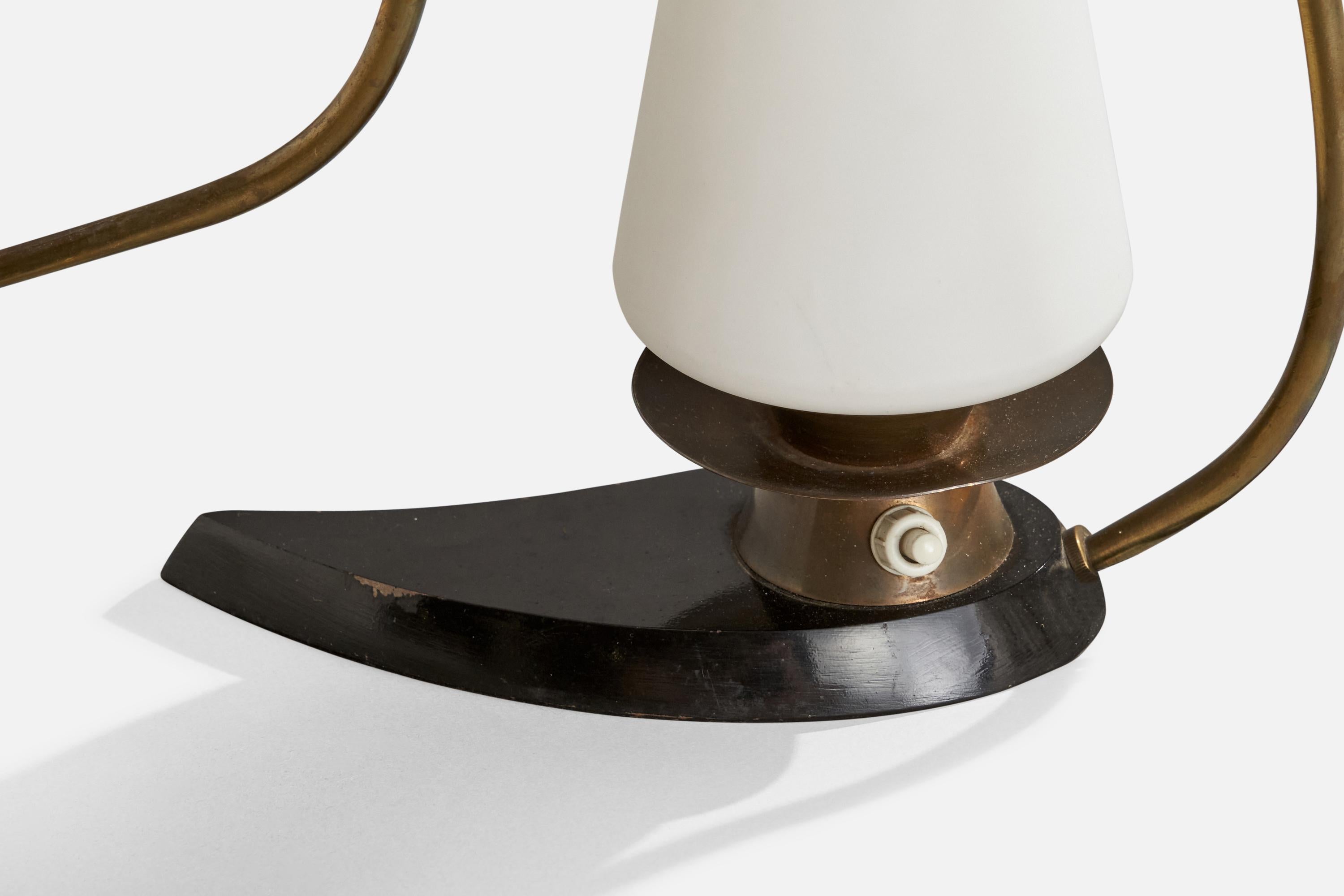 Arlus, Tischlampe, Messing, Metall, Glas, Frankreich, 1950er Jahre im Zustand „Gut“ im Angebot in High Point, NC