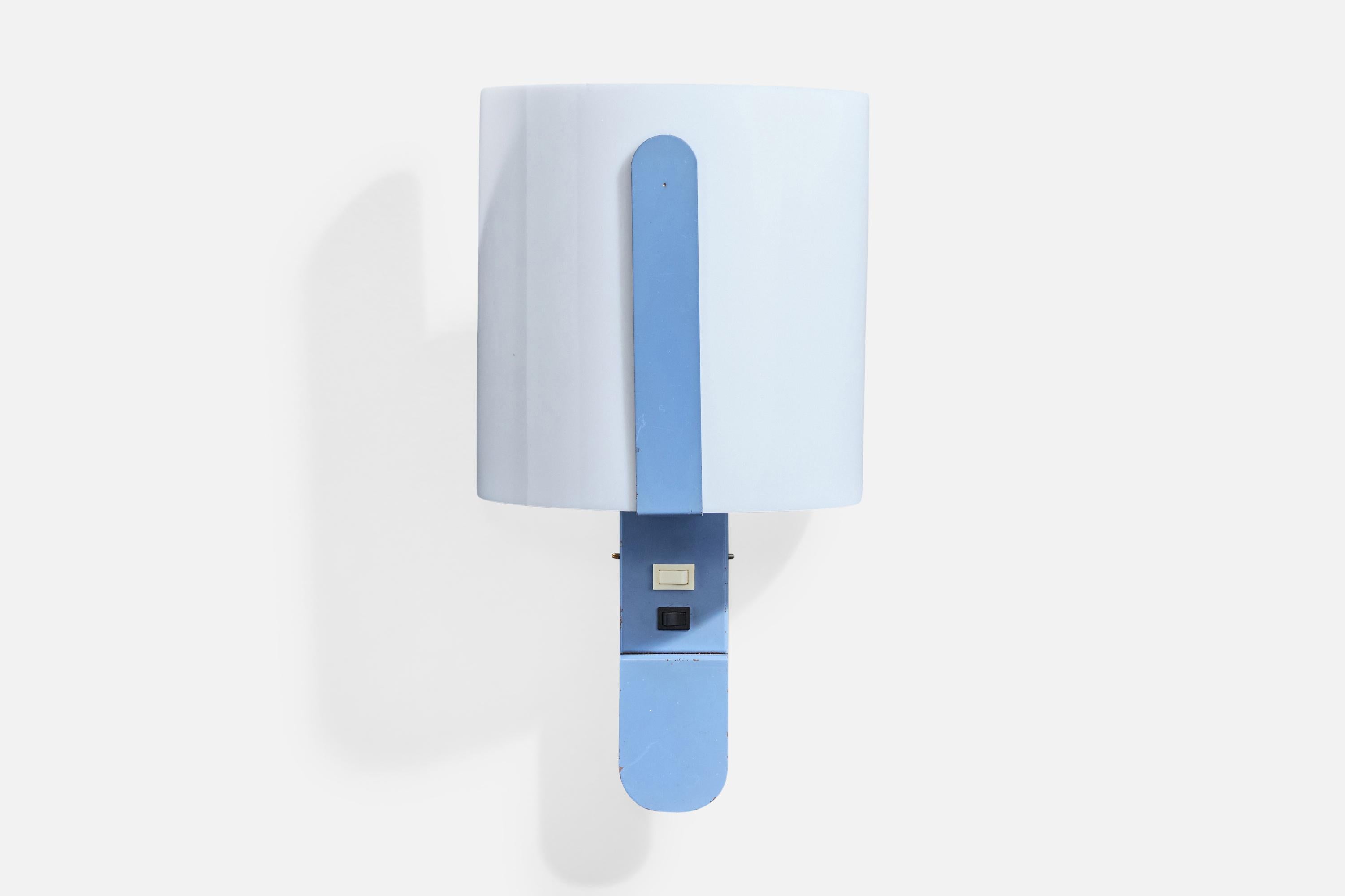 Arlus, Wandleuchte, Metall, Acryl, Frankreich, 1960er Jahre (Moderne der Mitte des Jahrhunderts) im Angebot