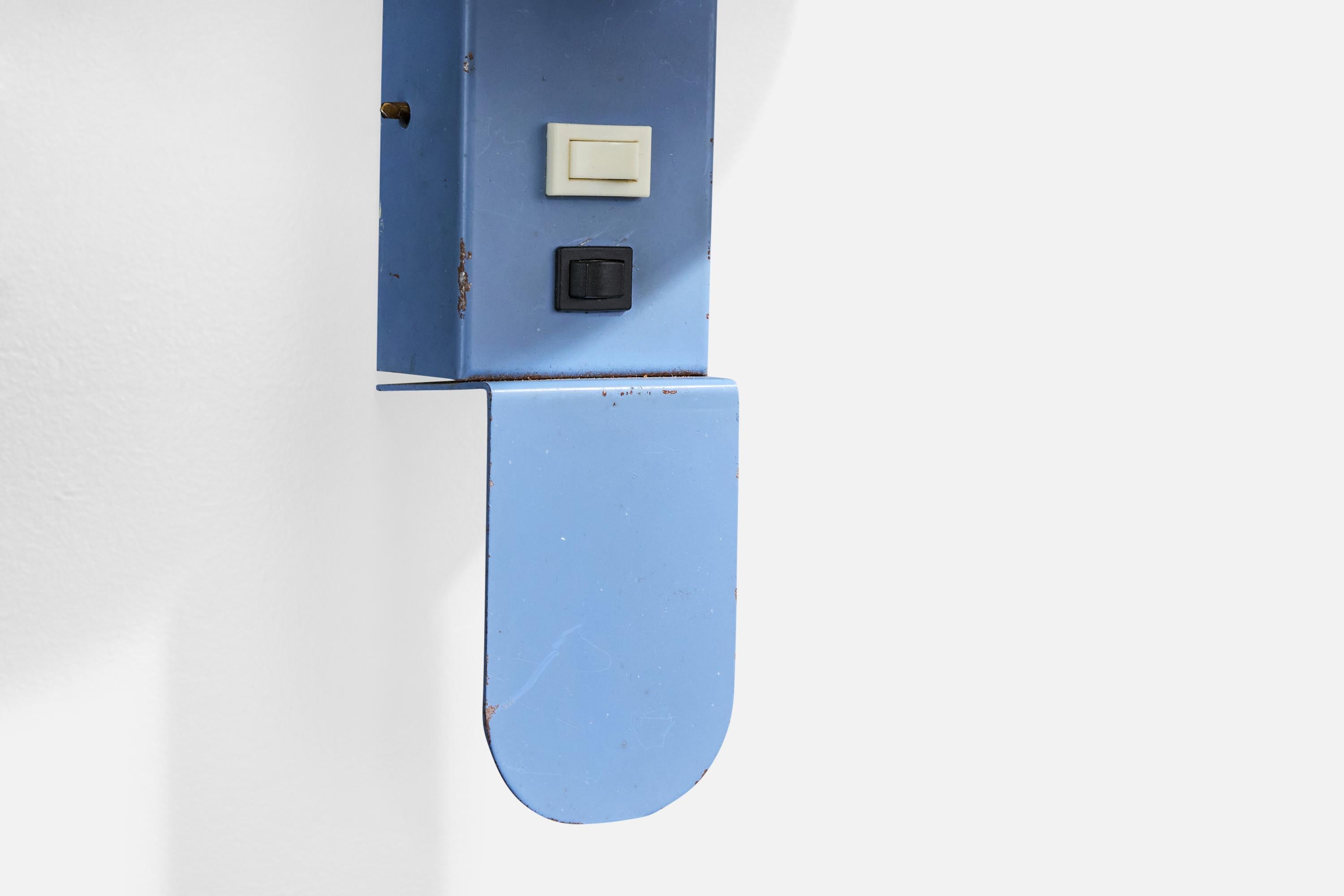 Arlus, Wandleuchte, Metall, Acryl, Frankreich, 1960er Jahre im Zustand „Gut“ im Angebot in High Point, NC