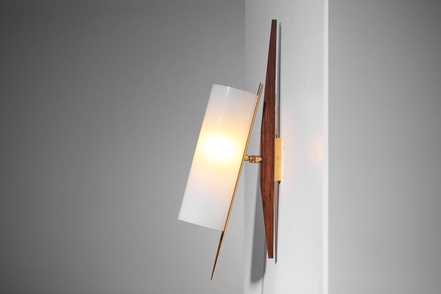 Arlus wall light plexiglass teak and brass tube 60s  For Sale 2