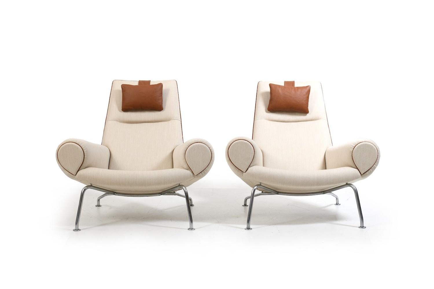 Paar arly Hans Wegner Queen-Stühle von Johannes Hansen, ca. 1960, neu gepolstert, Paar im Angebot 3