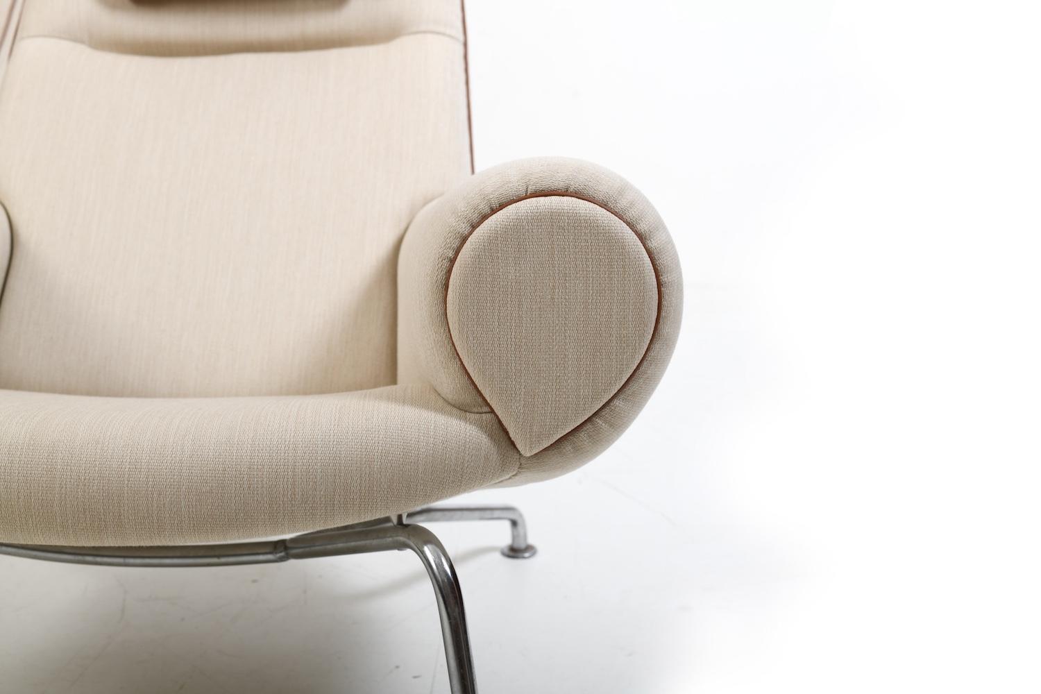 Paar arly Hans Wegner Queen-Stühle von Johannes Hansen, ca. 1960, neu gepolstert, Paar im Angebot 6