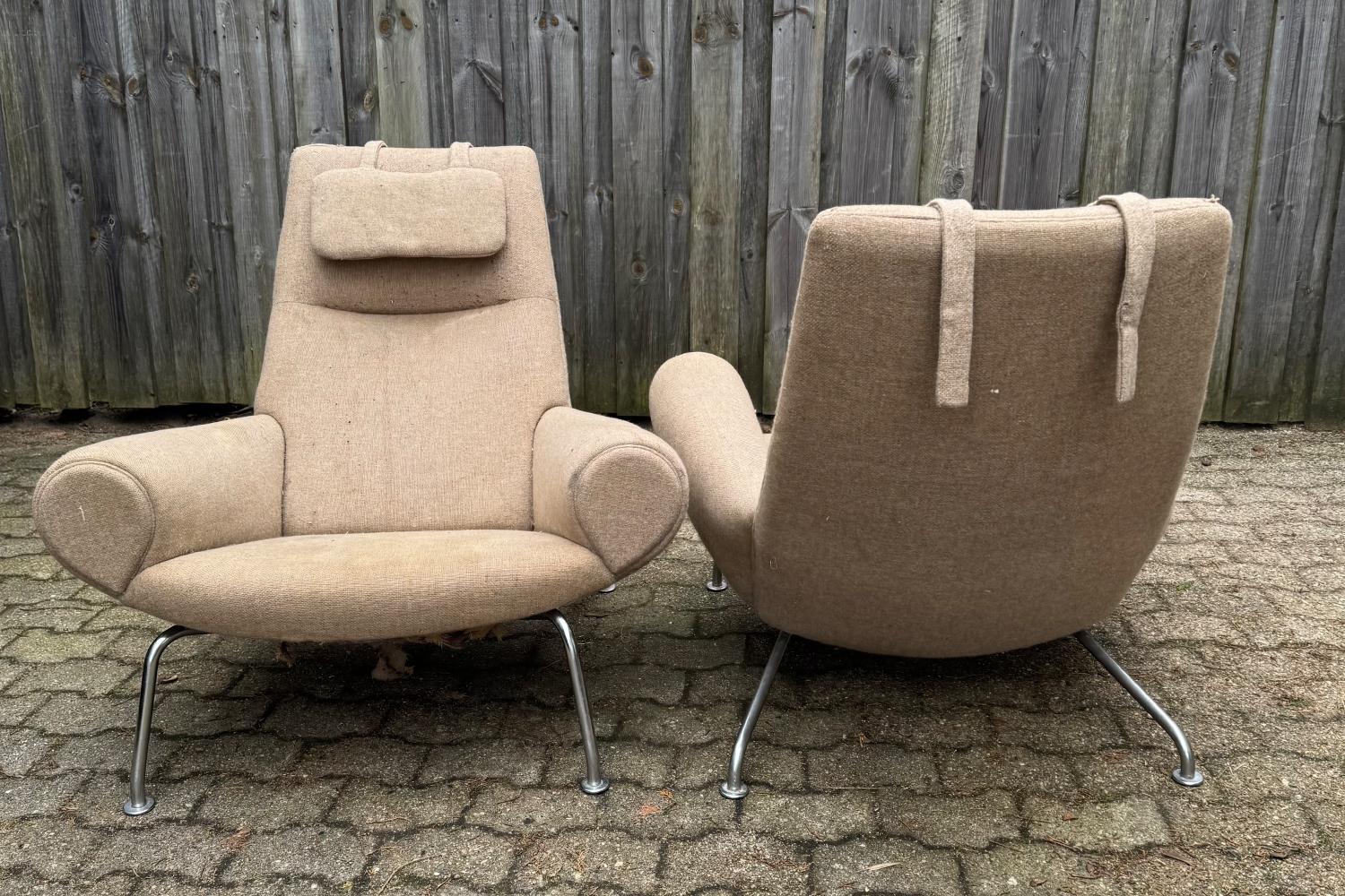 Paar arly Hans Wegner Queen-Stühle von Johannes Hansen, ca. 1960, neu gepolstert, Paar im Angebot 12