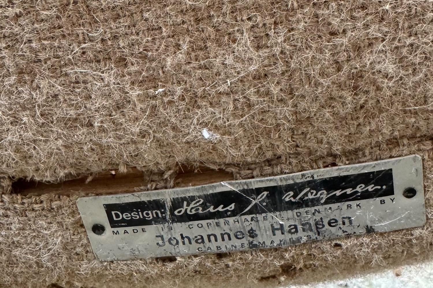 Paar arly Hans Wegner Queen-Stühle von Johannes Hansen, ca. 1960, neu gepolstert, Paar im Angebot 13
