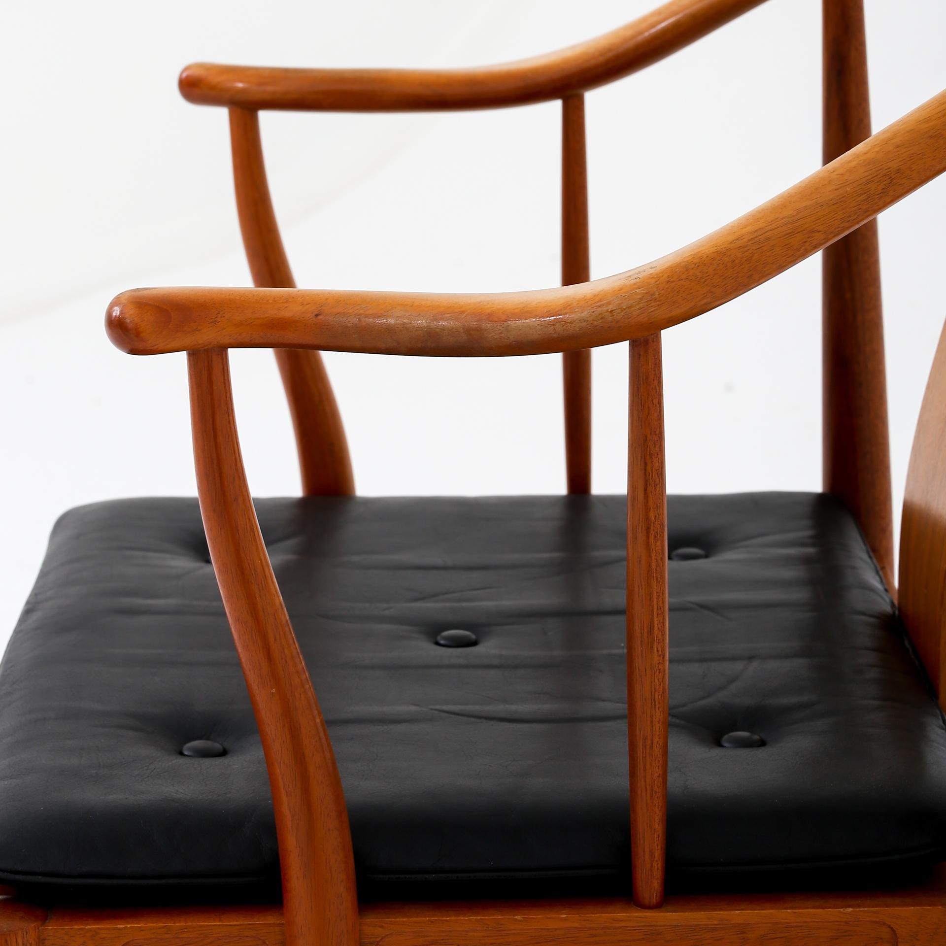 Arm Chair by Hans J. Wegner In Good Condition In Copenhagen, DK