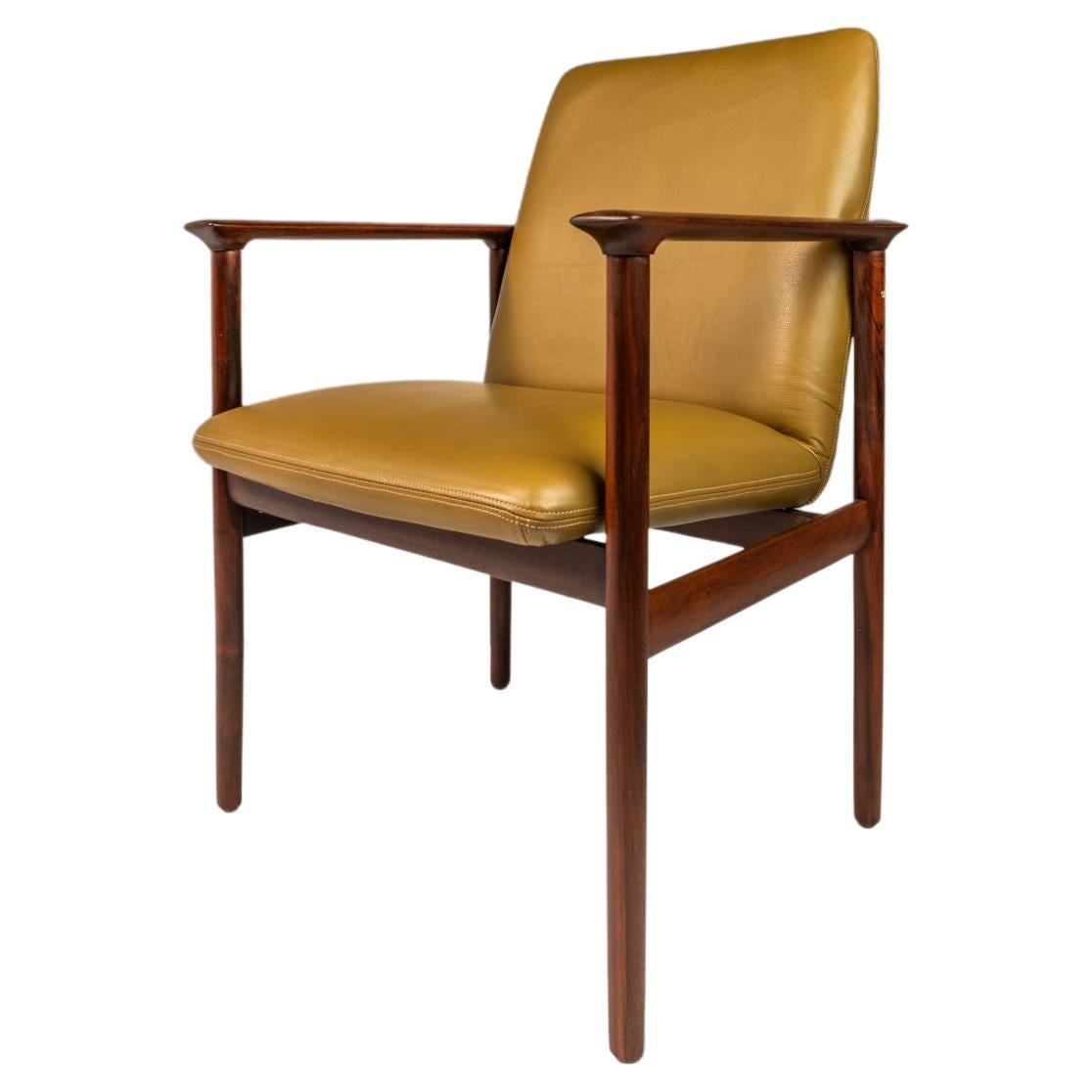 Fauteuil en bois de rose massif et cuir par De Klerk & Sons, Pays-Bas, vers les années 1960