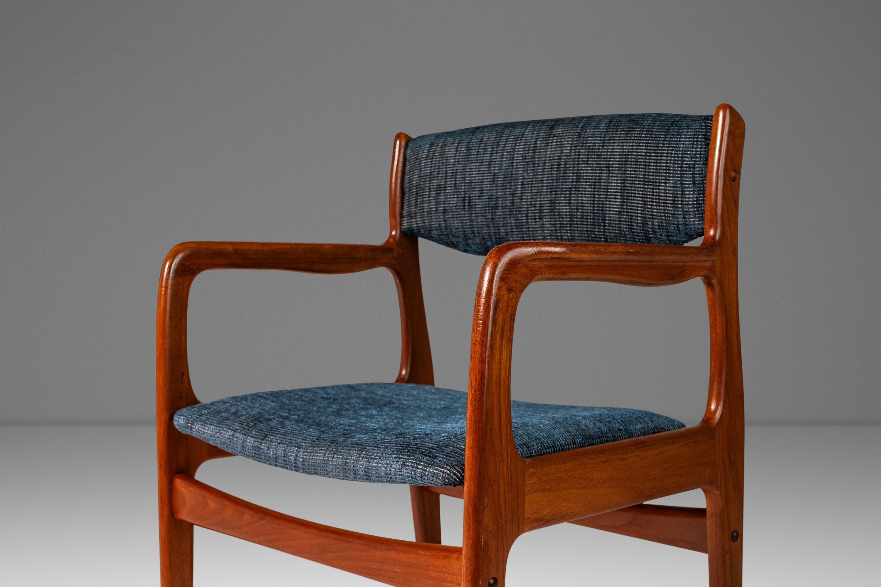 Arm Chair in Solid Teak and New Upholstery by Benny Linden Designs, c. 1970s For Sale 6