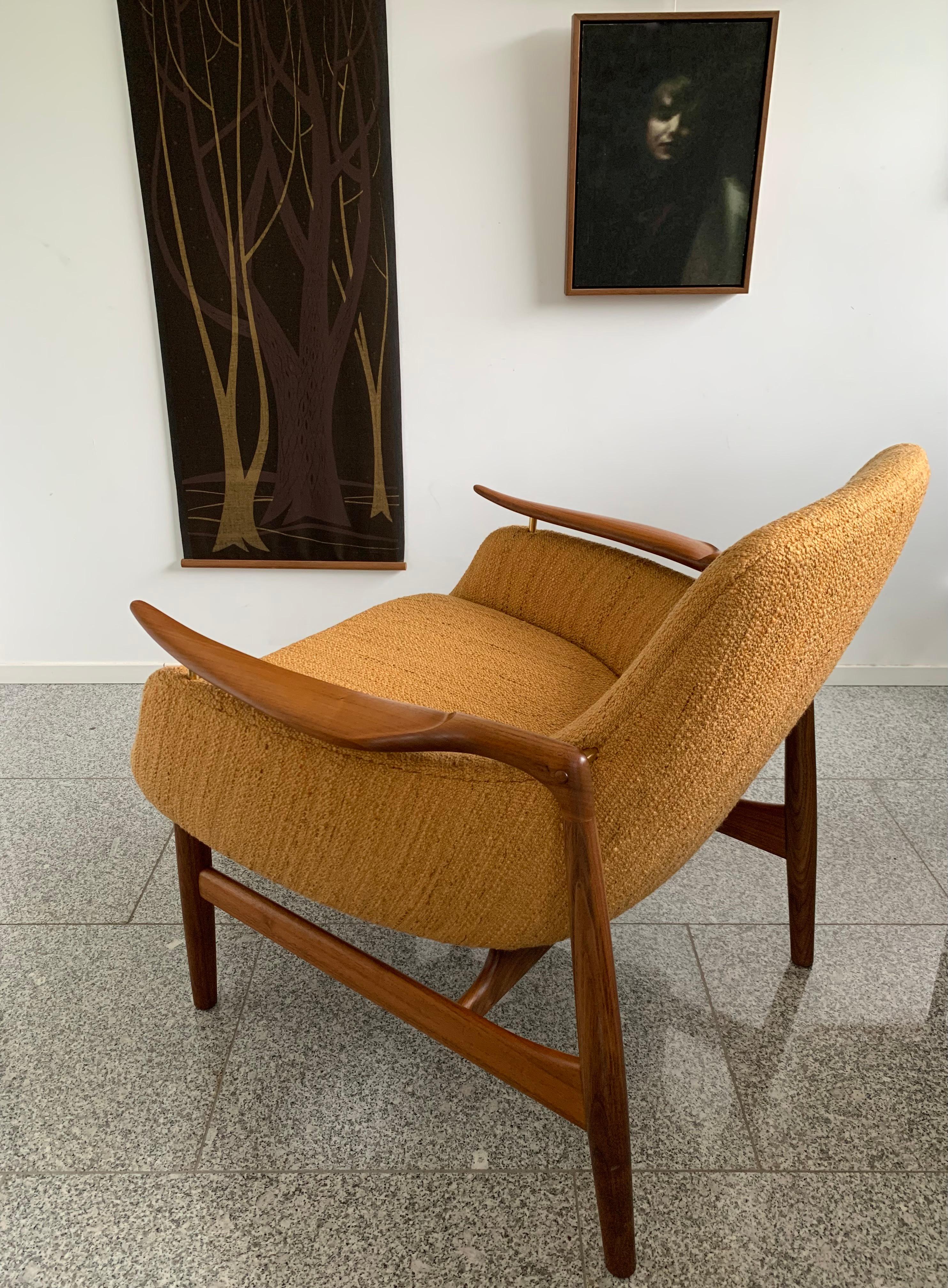 Mid-20th Century Arm Chair Model 53 by Finn Juhl  For Sale