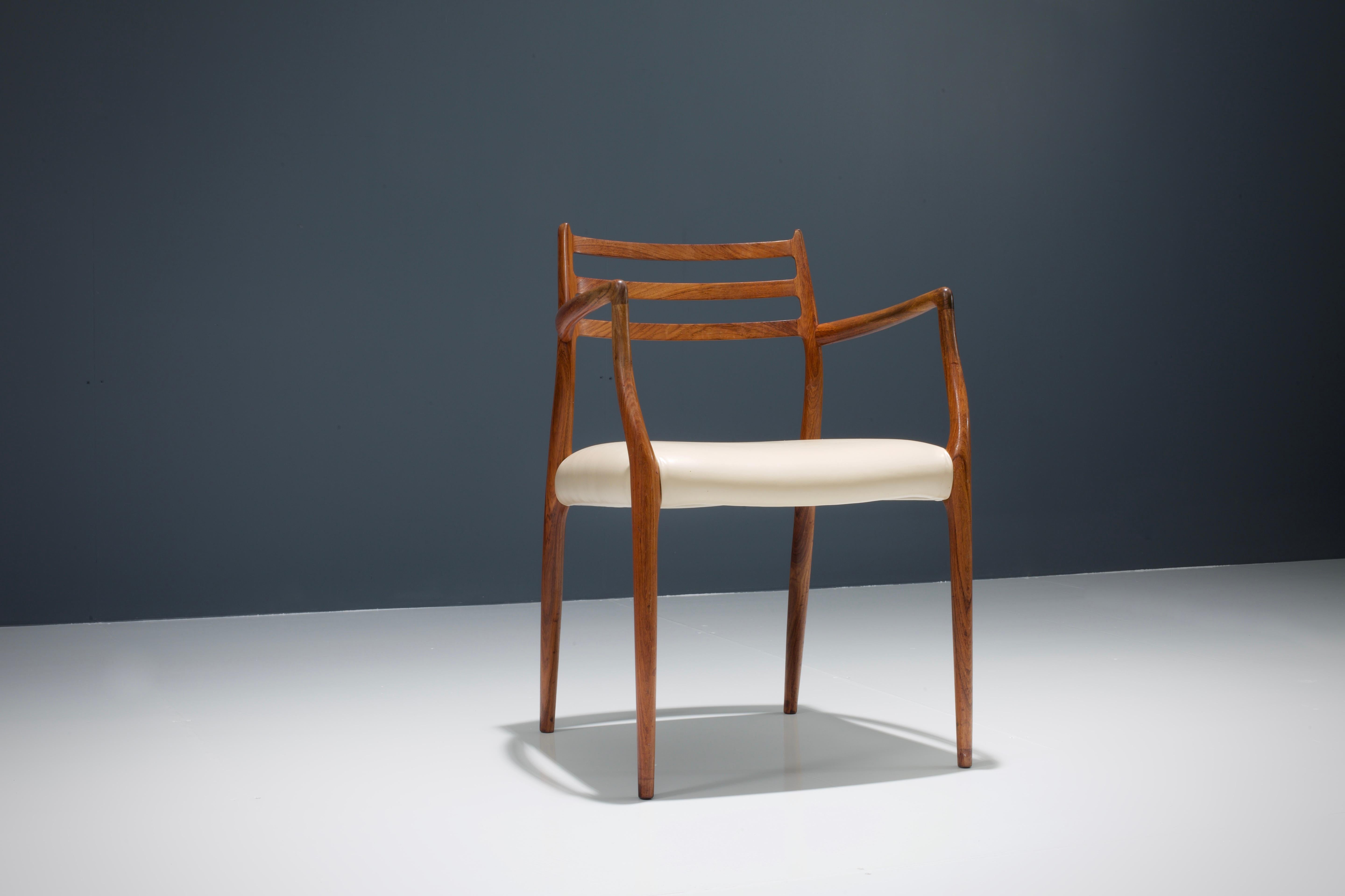 Bois de rose Fauteuil modèle 62 en palissandre par Niels Otto Møller, Danemark, 1962 en vente