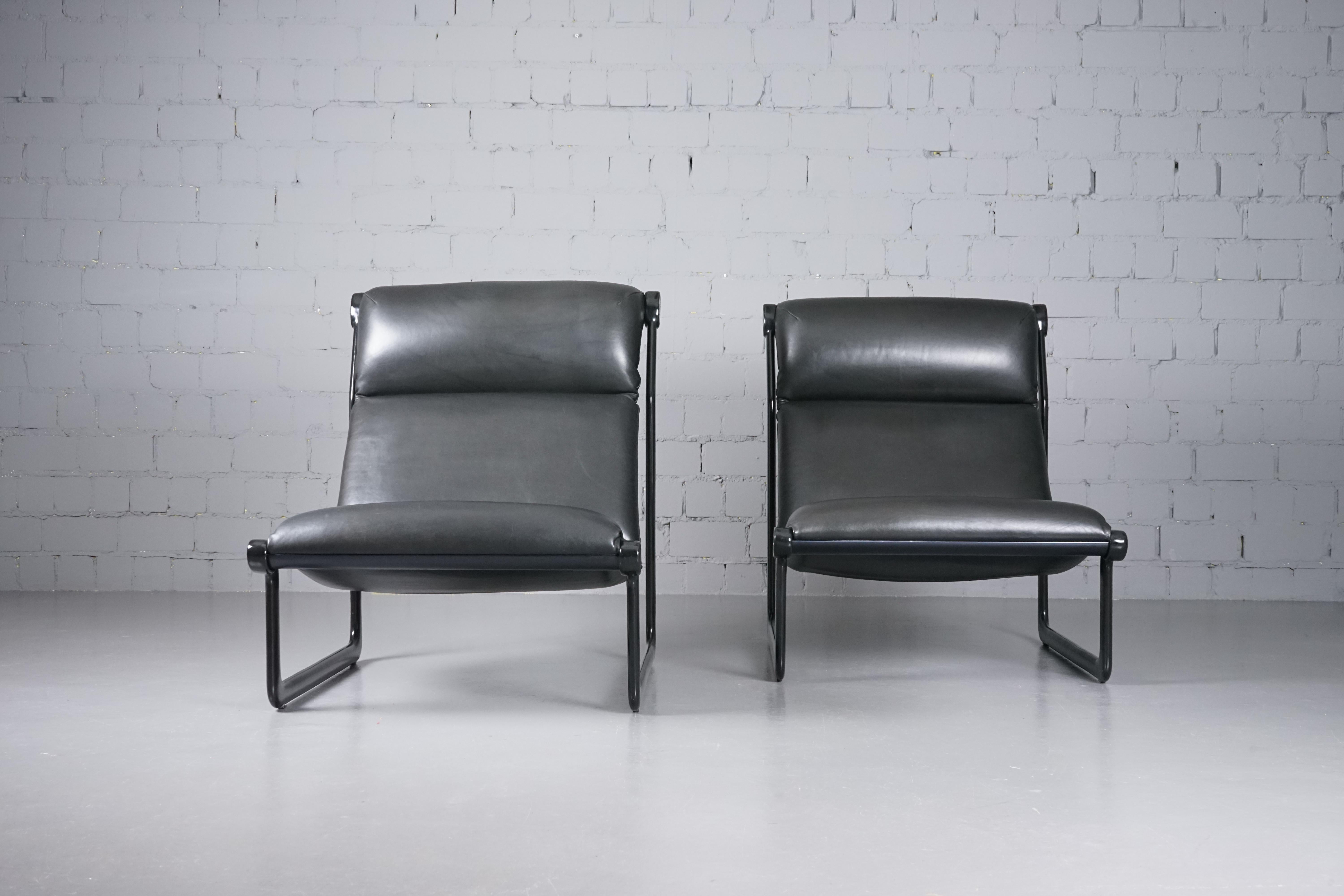 European Arm Chair Modell 2001 by Bruce Hannah & Andrew I. Morrison for Knoll Set of 2 For Sale