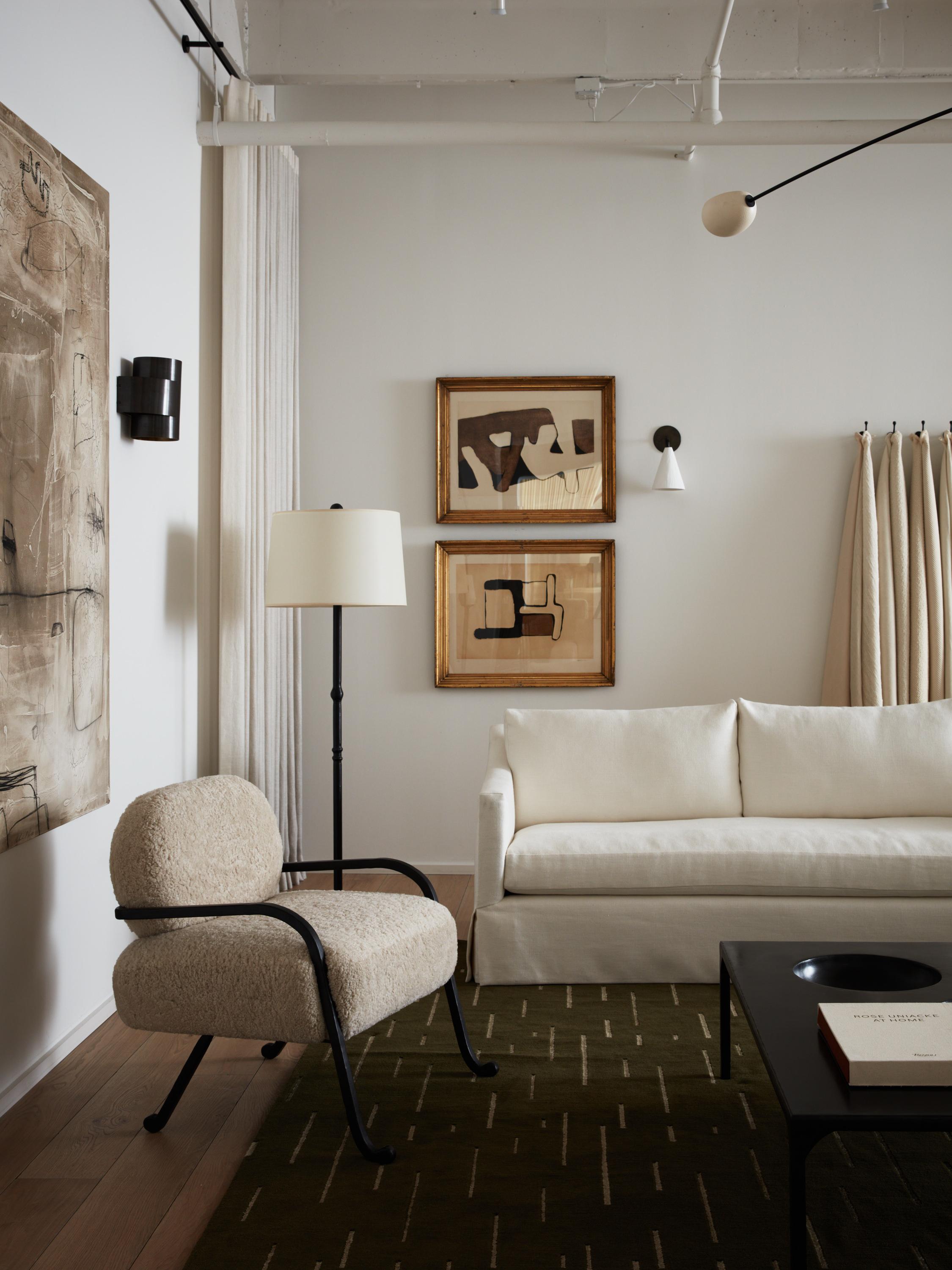 Acciaio Poltrona Shearling/ COM Moderna Contemporanea in acciaio annerito cerato in vendita