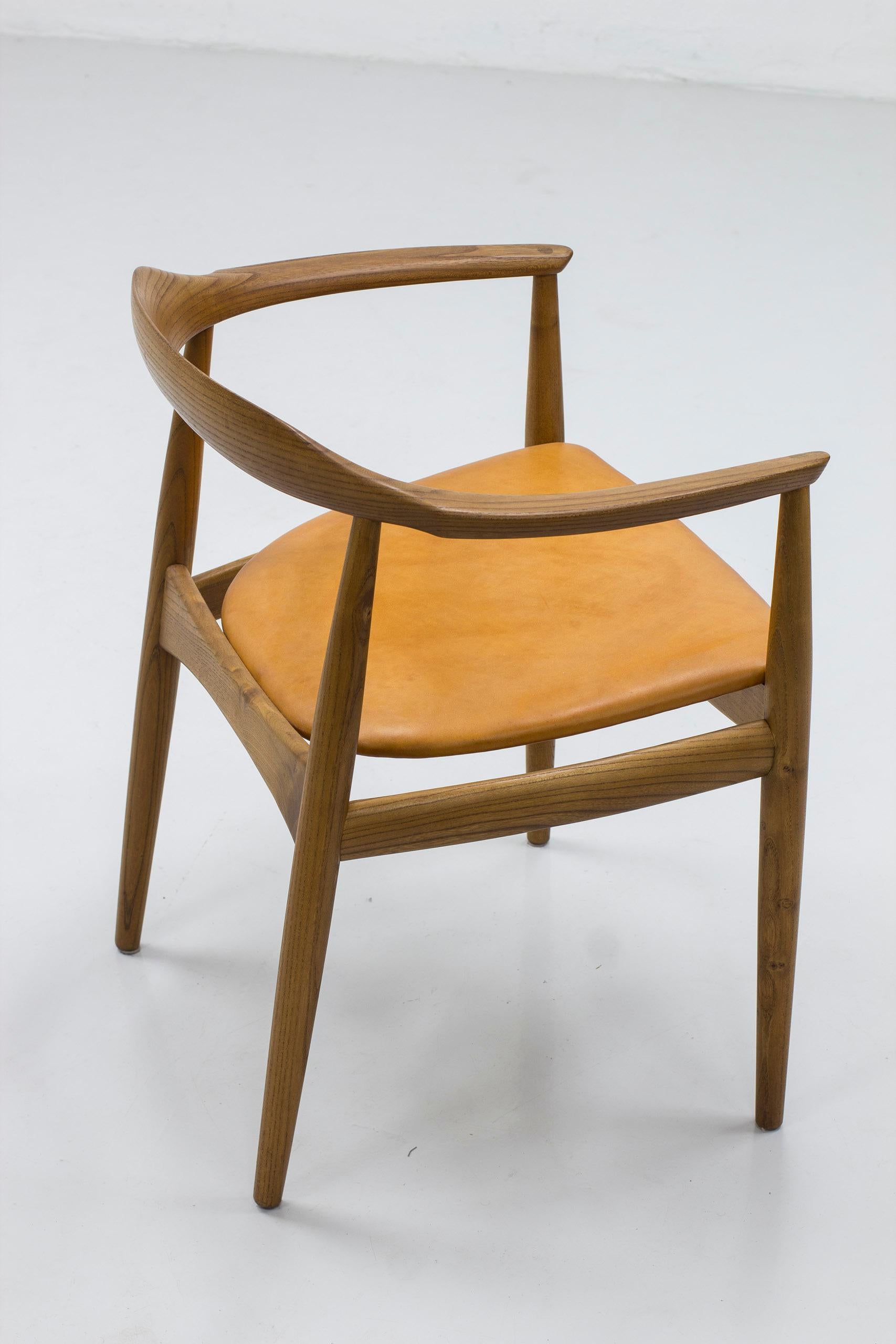 Arm chairs in elm by Arne Wahl Iversen, by cabinetmaker Niels Eilersen, Denmark For Sale 3