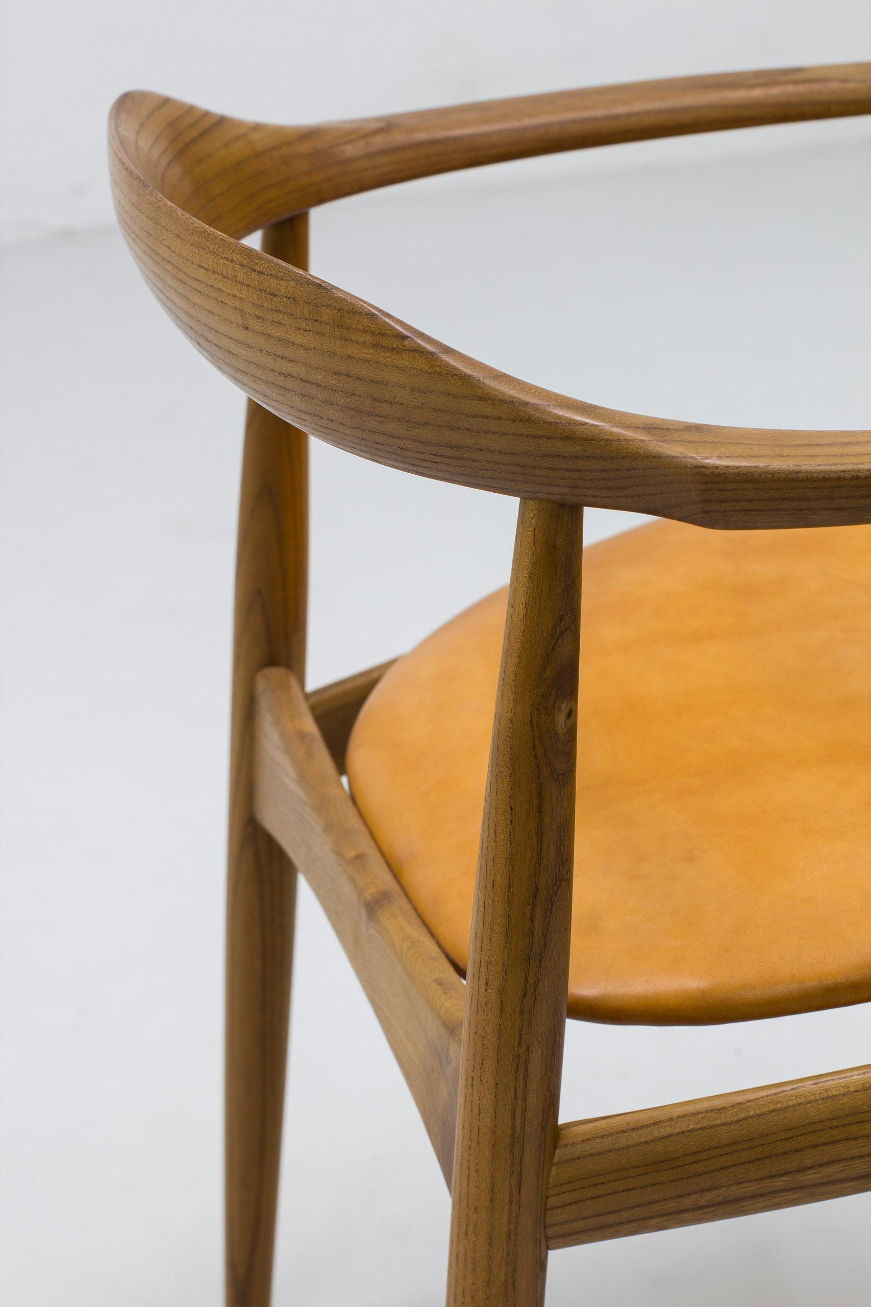 Arm chairs in elm by Arne Wahl Iversen, by cabinetmaker Niels Eilersen, Denmark For Sale 4