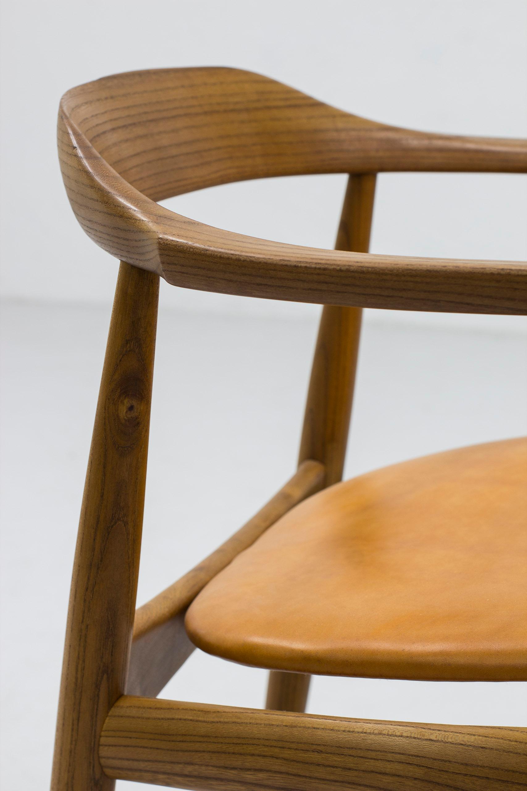 Arm chairs in elm by Arne Wahl Iversen, by cabinetmaker Niels Eilersen, Denmark For Sale 5
