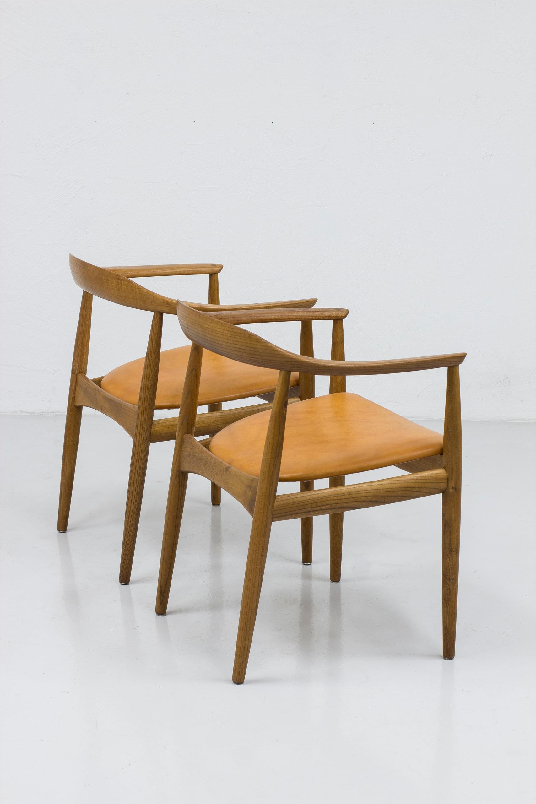 Arm chairs in elm by Arne Wahl Iversen, by cabinetmaker Niels Eilersen, Denmark In Good Condition For Sale In Hägersten, SE