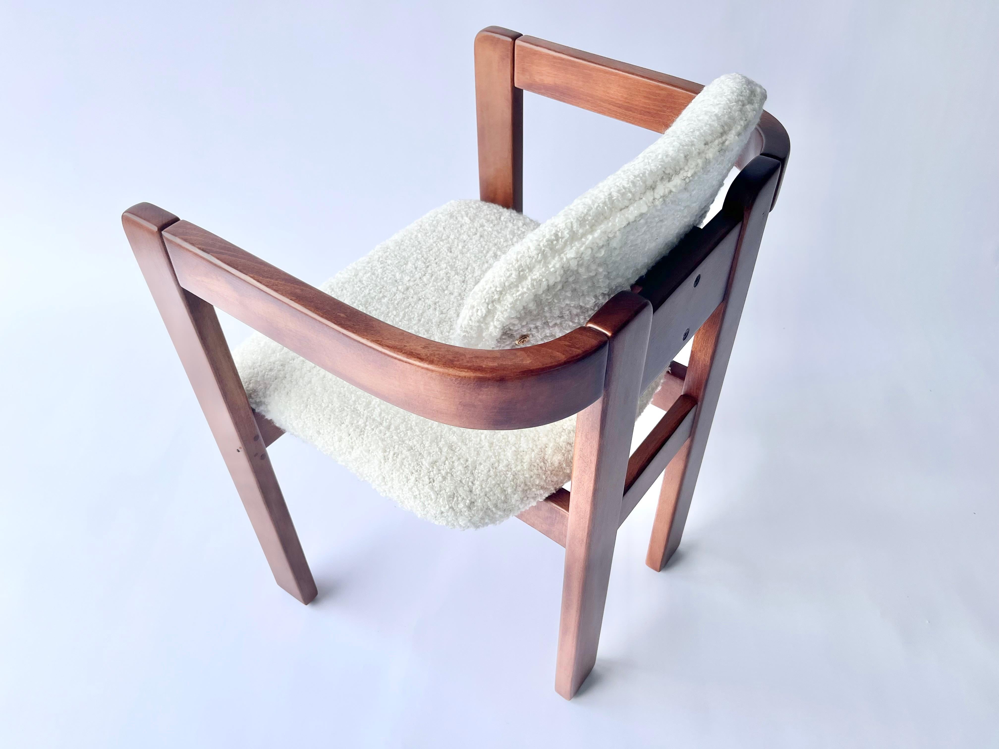 Fine XX secolo Arm Chairs in the style of Tobia Scarpa, Kravet Ivory Boucle, 1970s in vendita