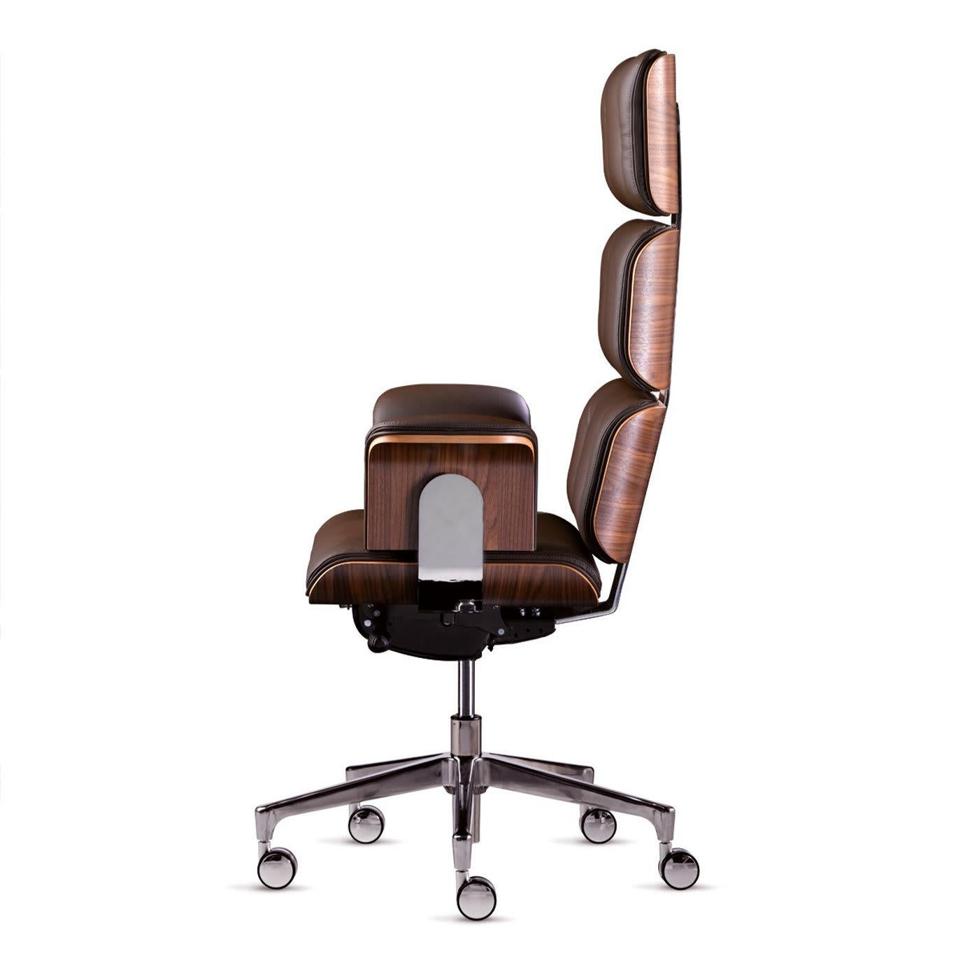 Armadillo 1 Dark Brown High Back Swivel Office Armchair by Rainer Bachschmid In New Condition In Milan, IT