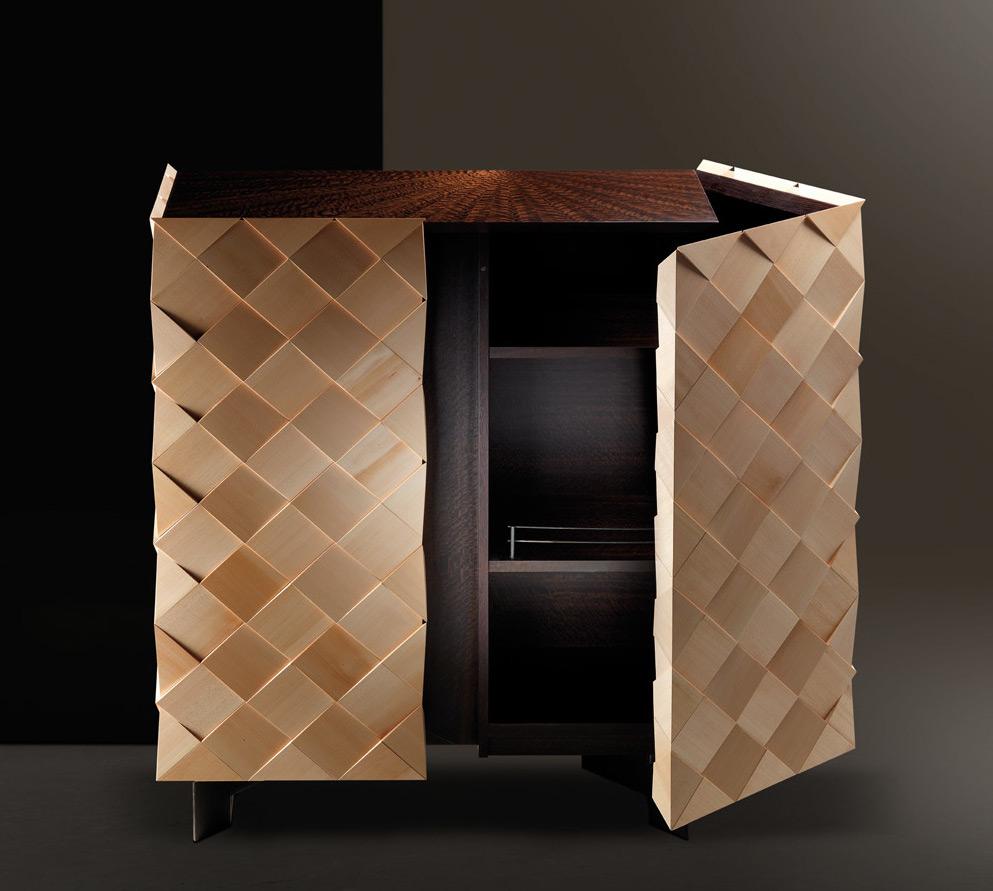 Armadillo Cabinet in Linden Wood and Smoked Eucalyptus In New Condition For Sale In Saint-Amans-des-Cots, FR