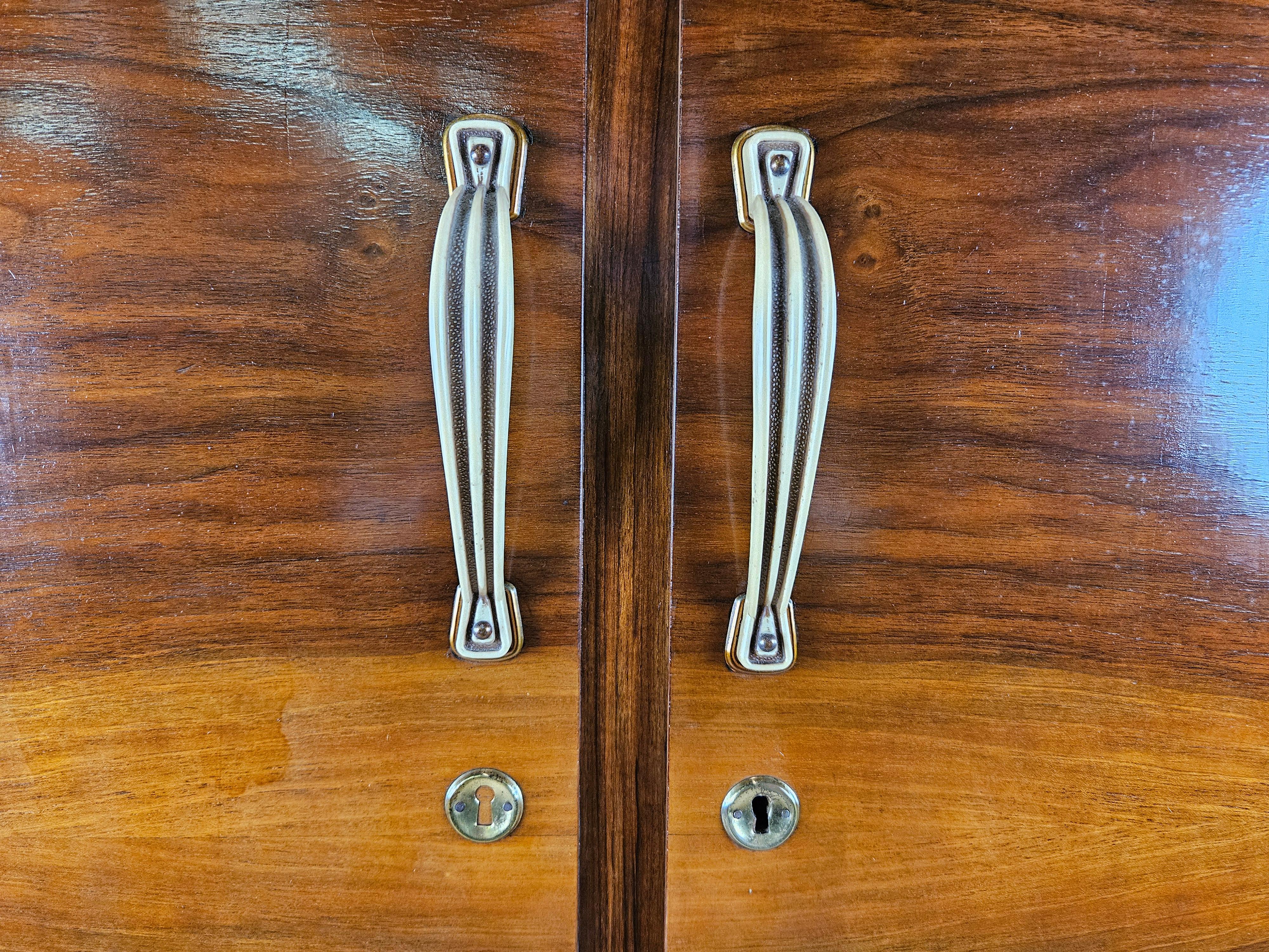 Art Deco two-door walnut burl cabinet  For Sale 4
