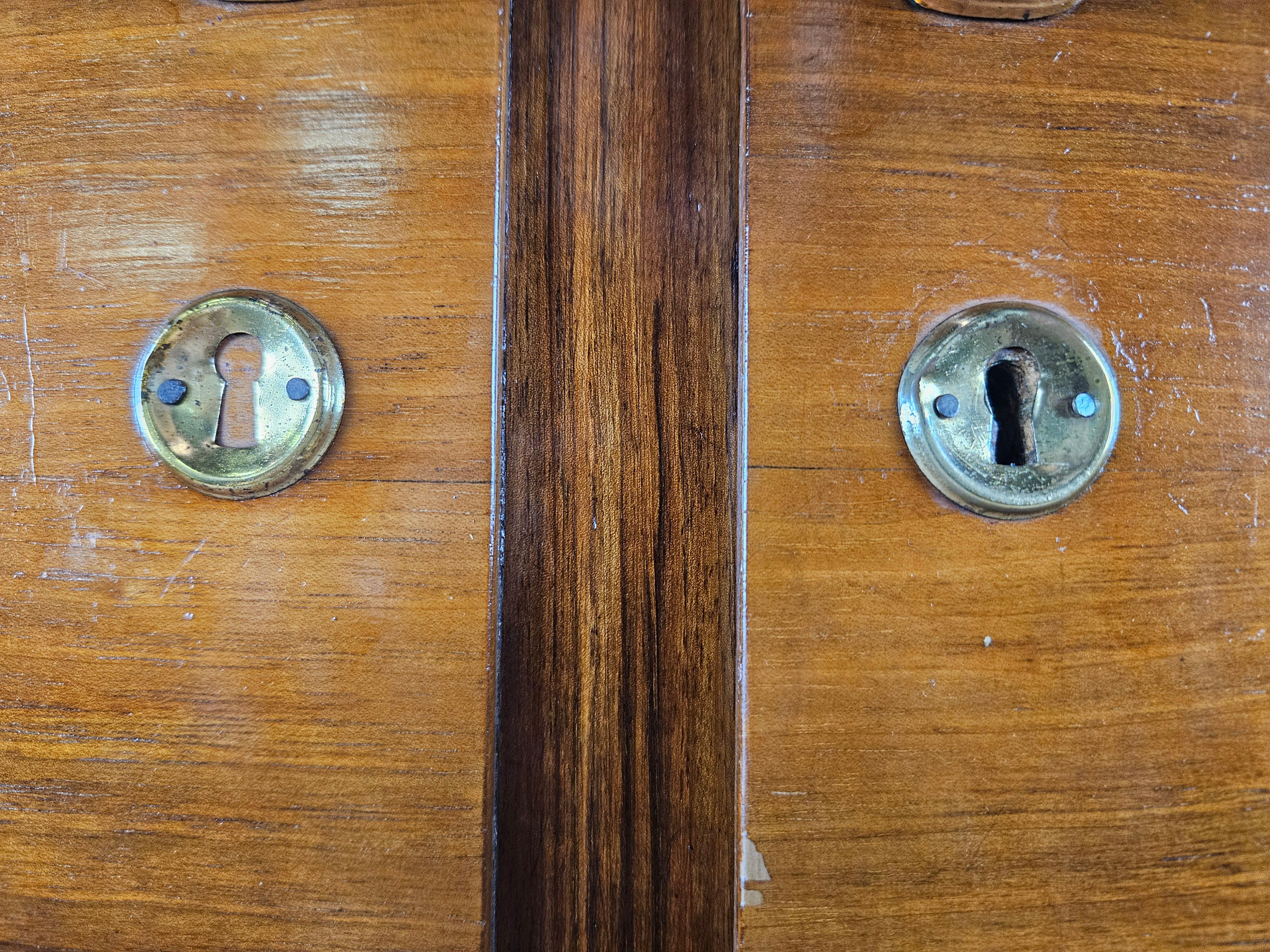 Art Deco two-door walnut burl cabinet  For Sale 5
