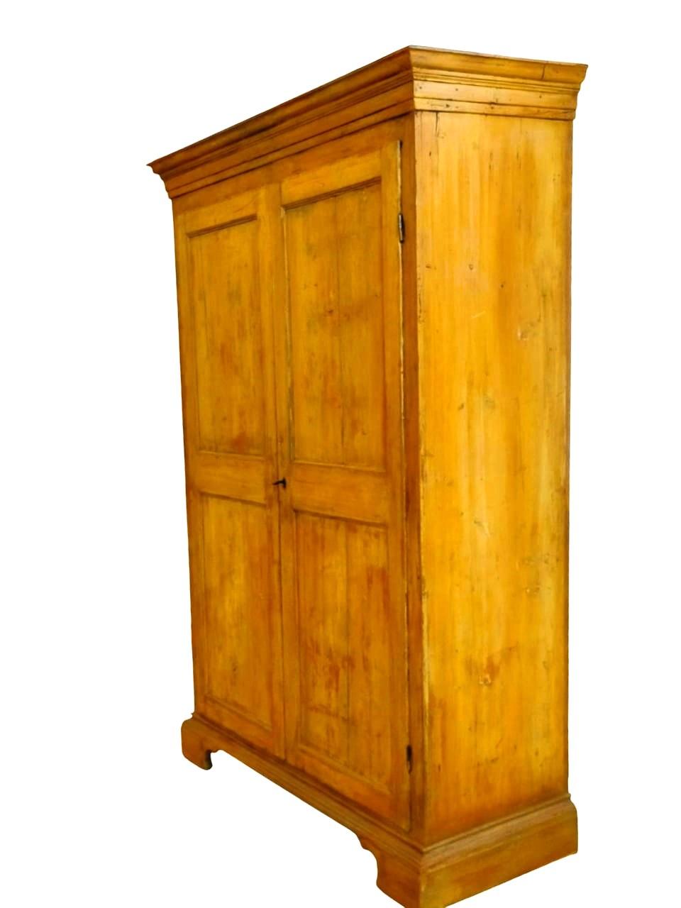 Lackierter Louis XVI-Schrank Schrank  18. Jahrhundert (Louis XVI.) im Angebot