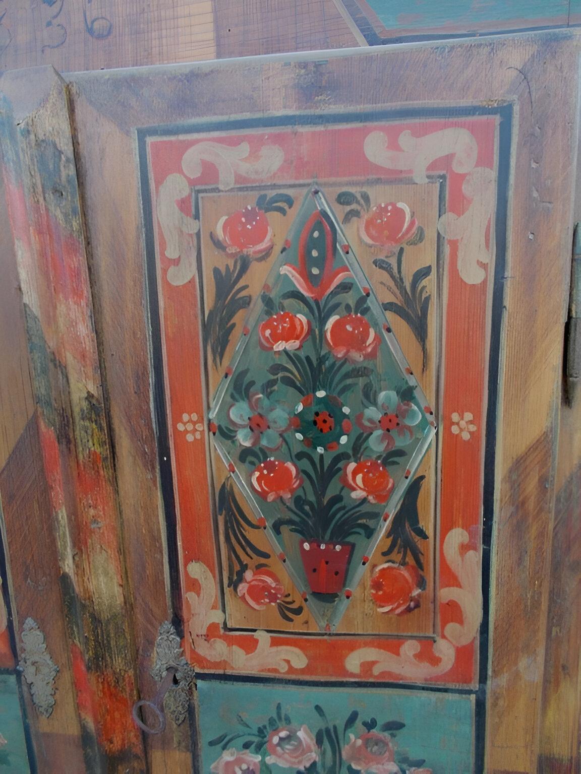 Decorated fir cabinet dated 1836.
Original painting in perfect aesthetic condition.
Original hardware.
Openable storage room underneath.
Available with shelves or hangers.
Reference measurements at the frame.

More pictures and information at