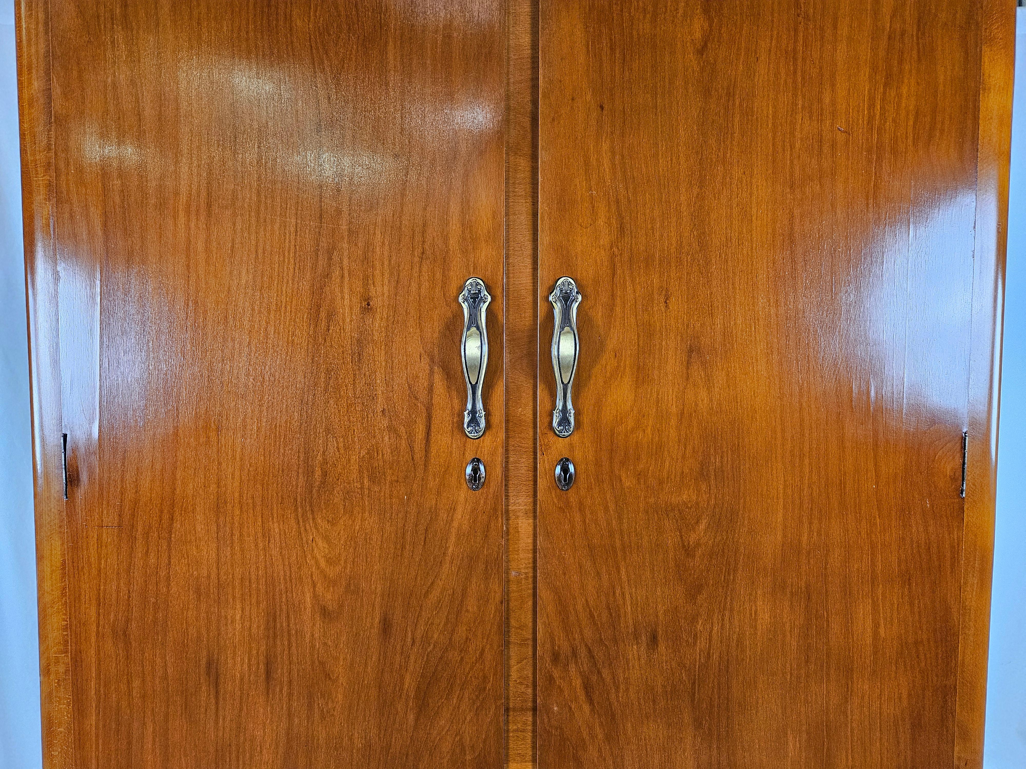 Two-door walnut closet with brass handles 20th century For Sale 1