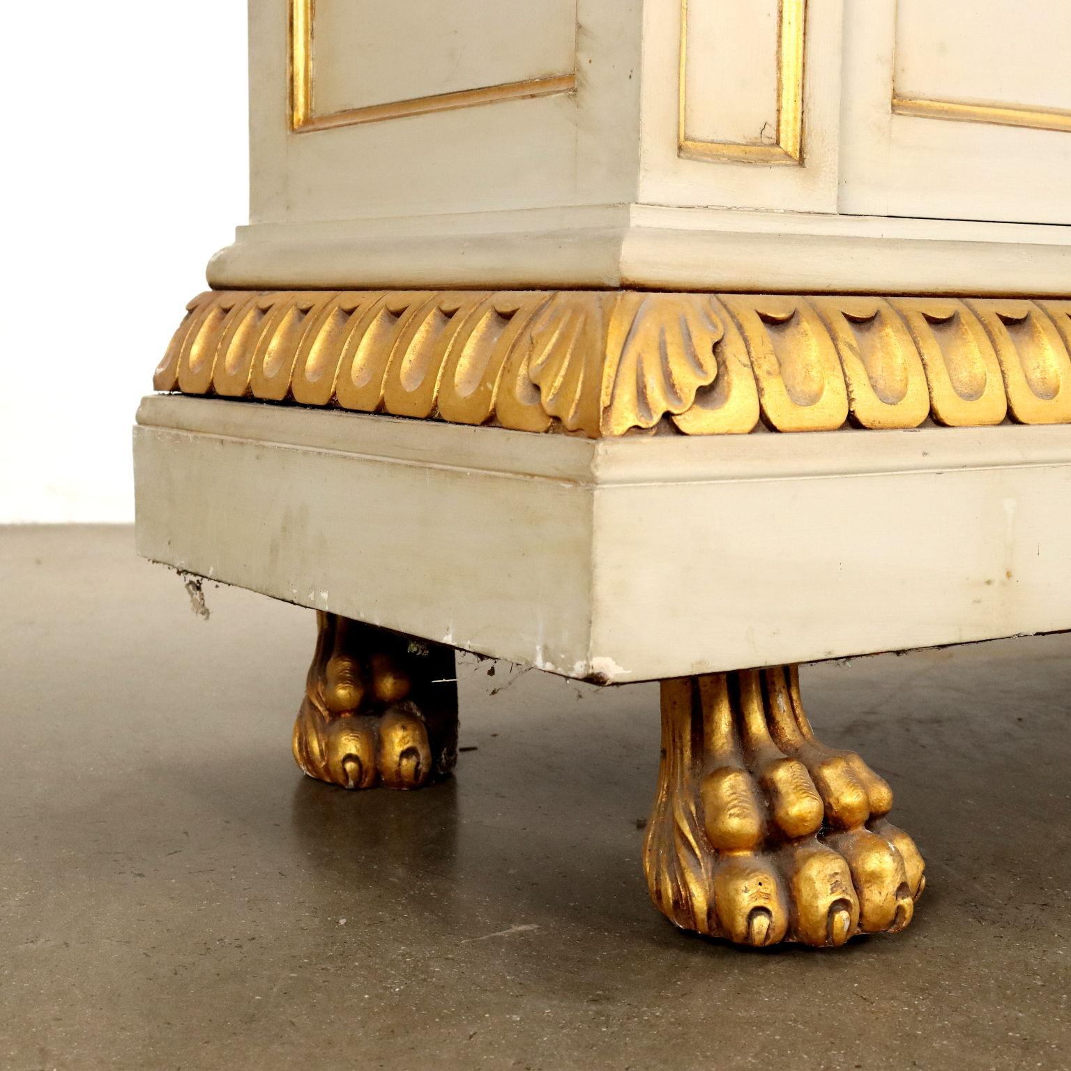 Armadio in Stile Neobarocco Italia Inizio XX Secolo (Lackiert) im Angebot