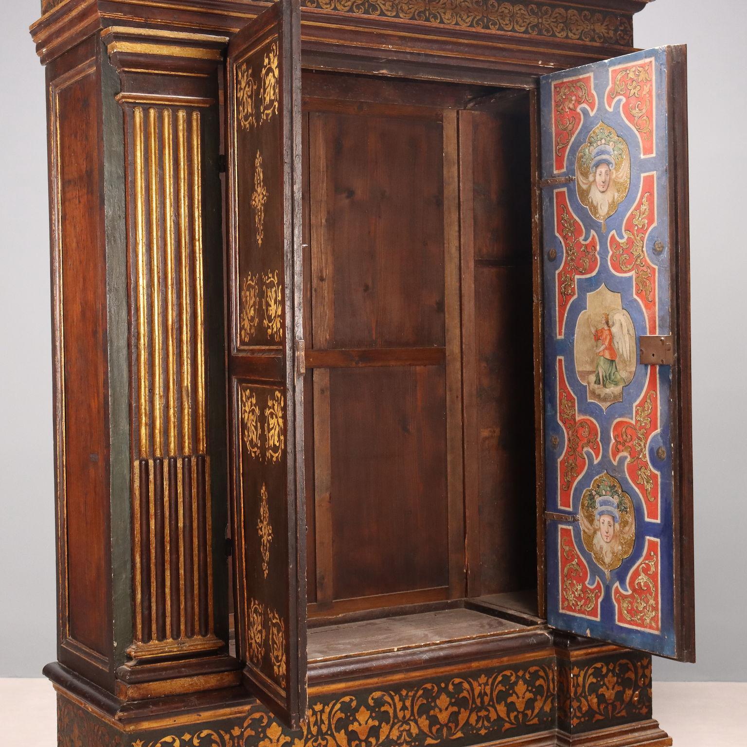 Armadio Manierista Toscana, inizio XVII Secolo (Vergoldet) im Angebot