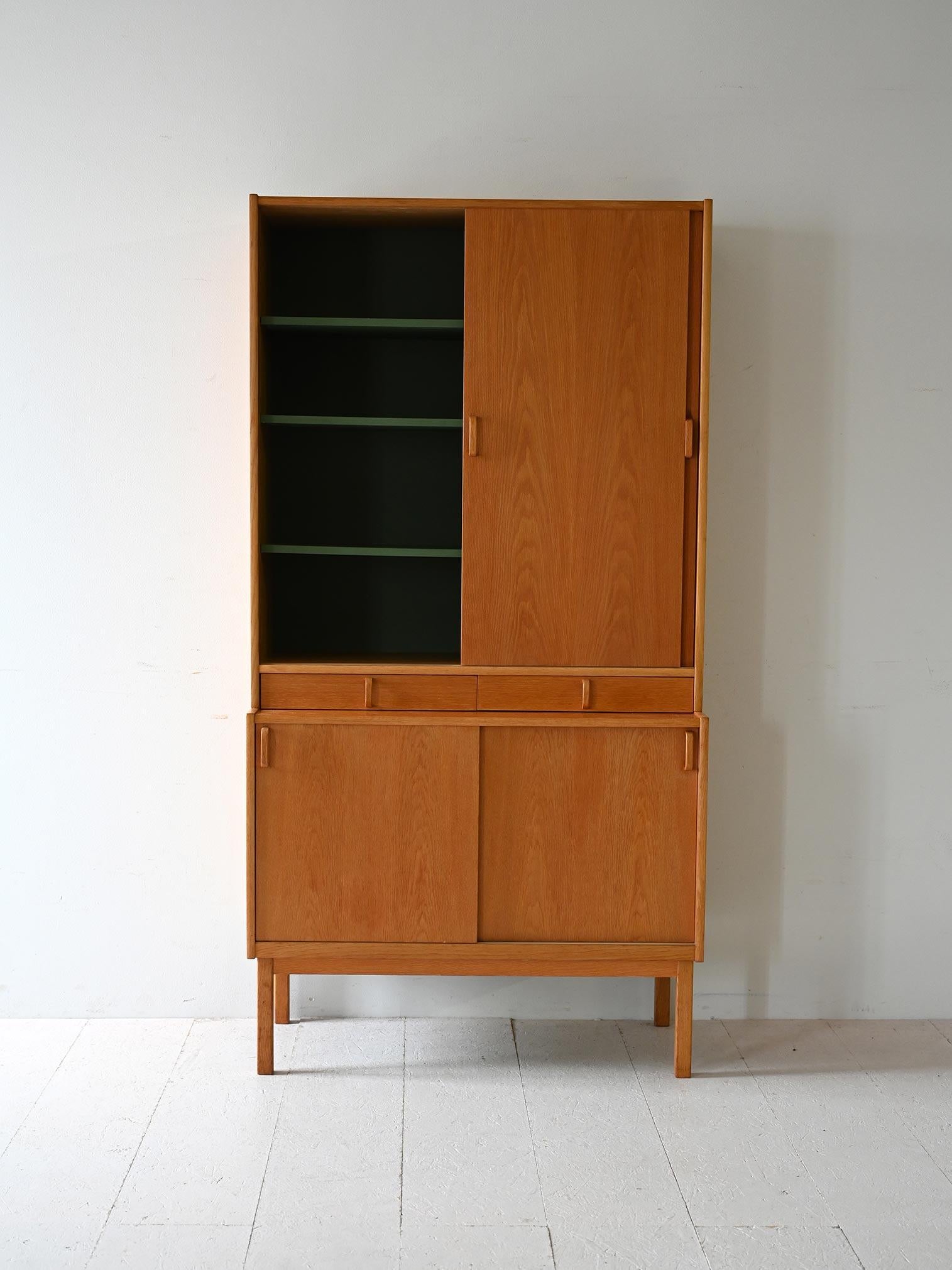 Scandinavo moderno Armadio scandinavo Bodafors con ante scorrevoli in vendita