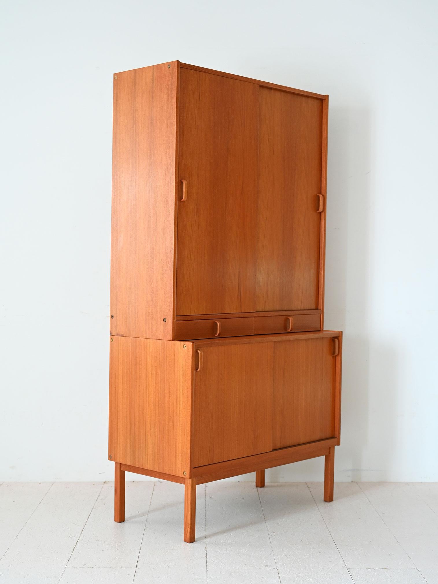 Scandinavian teak closet with sliding doors - Bodafors In Good Condition For Sale In Brescia, IT