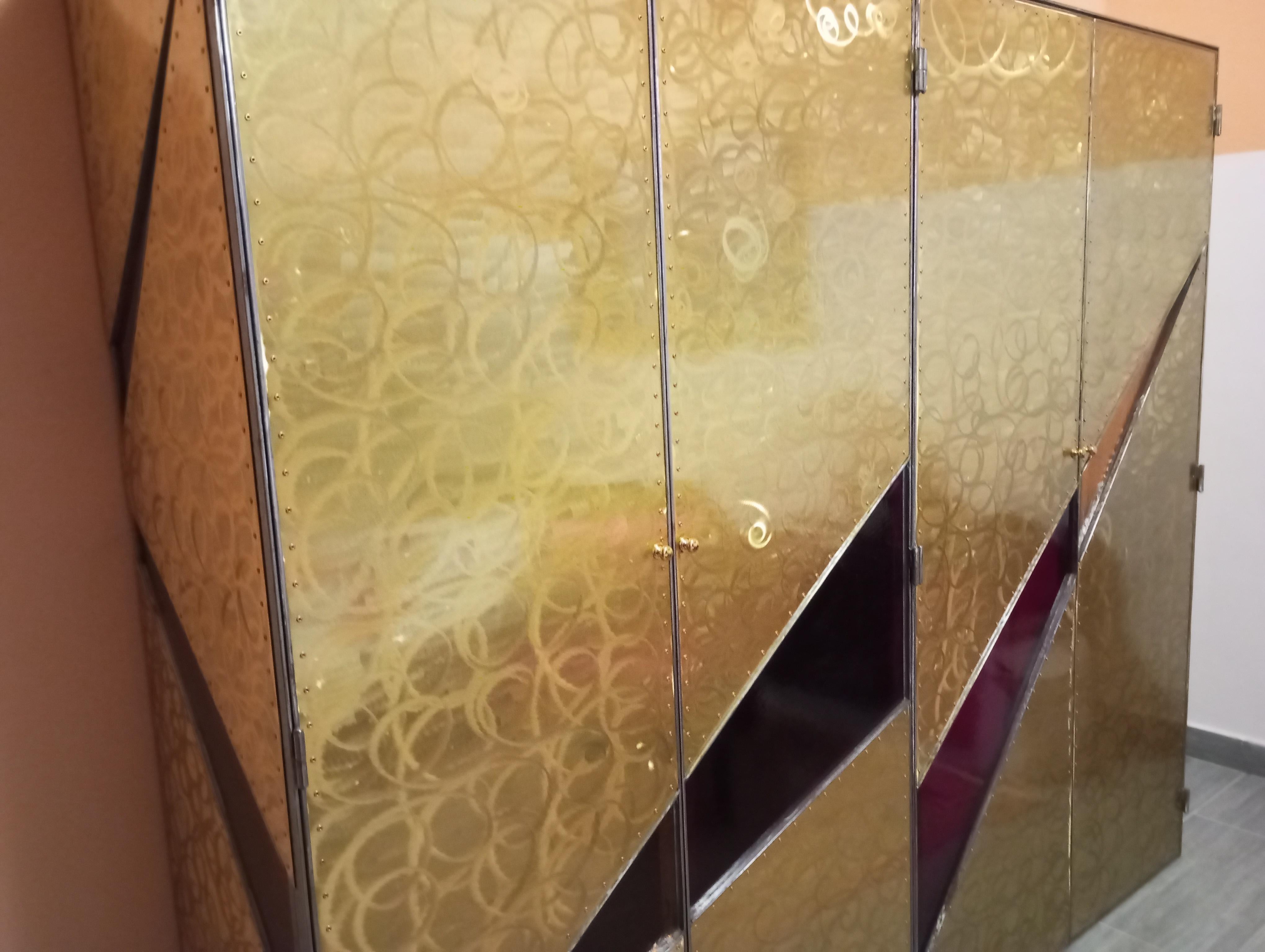 Four-door sculpture cabinet with glass shelves Italy 1970s/80s For Sale 7