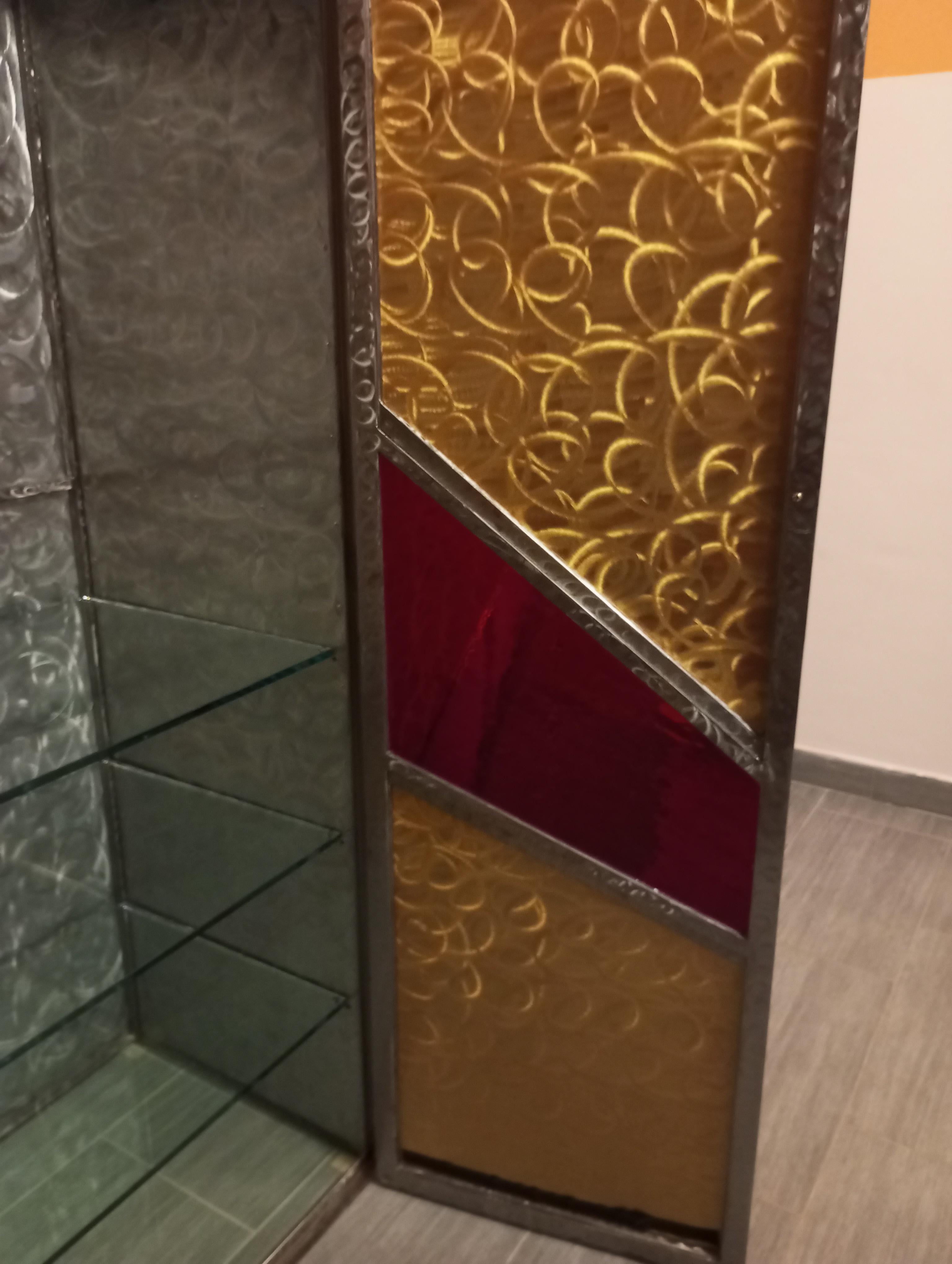 Four-door sculpture cabinet with glass shelves Italy 1970s/80s For Sale 12