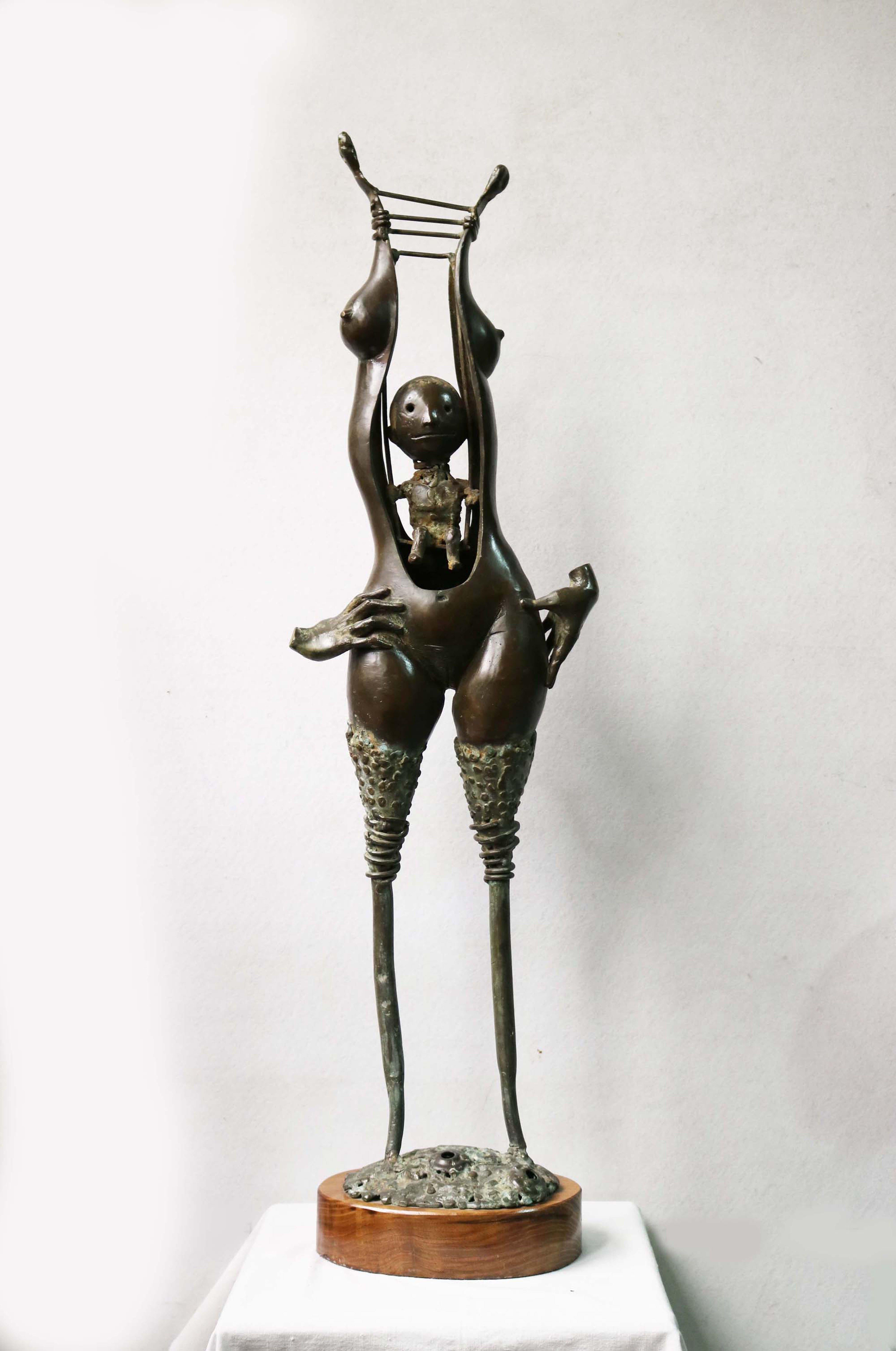 Primera infancia" de Arman Hambardzumyan, escultura de bronce