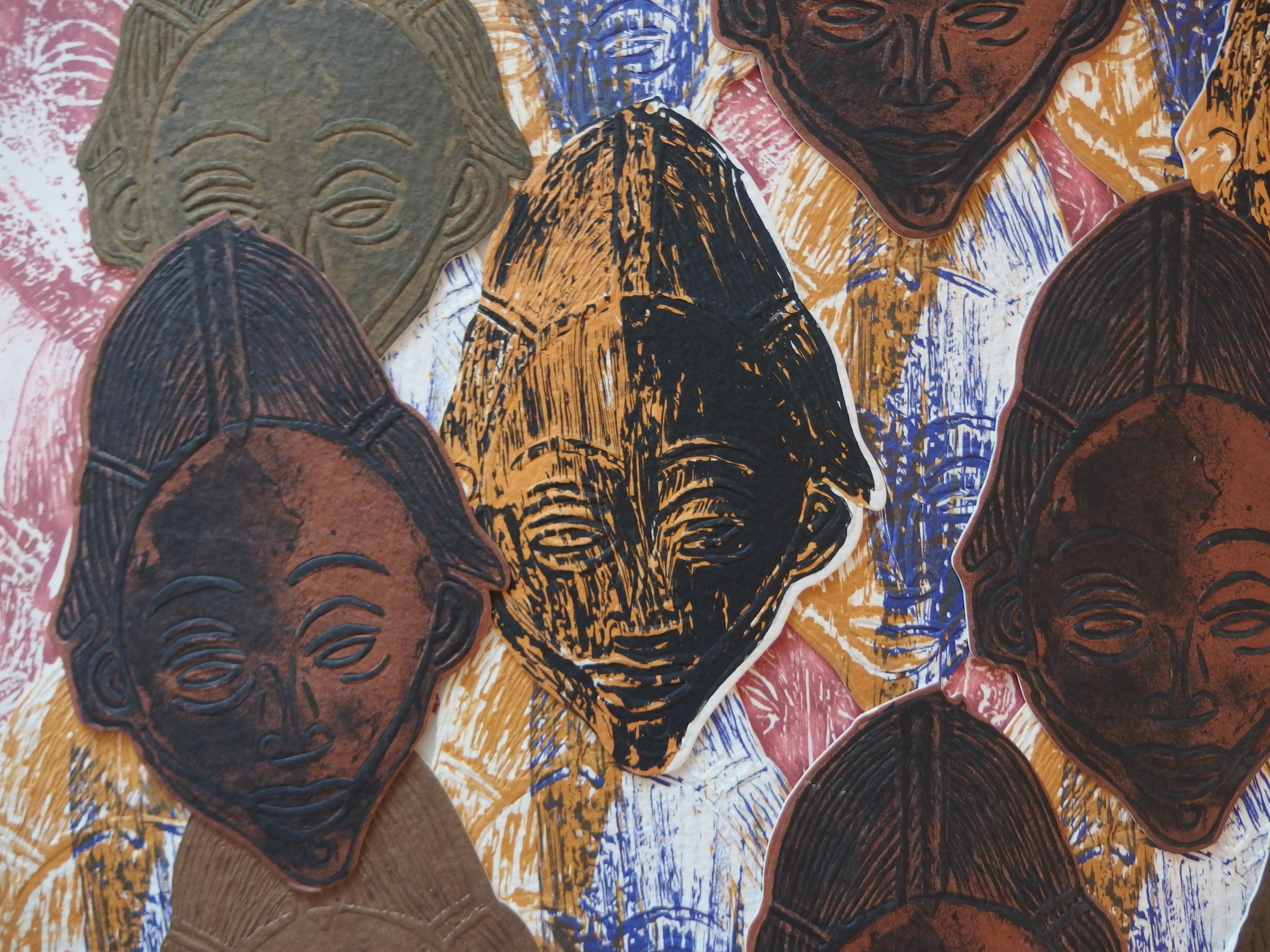 Accumulation de masques africains - Collage original signé à la main en vente 1